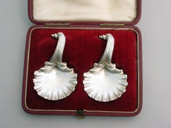 Cased Pair of Victorian Cast Silver Scallop Shell Caddy Spoons, 1892