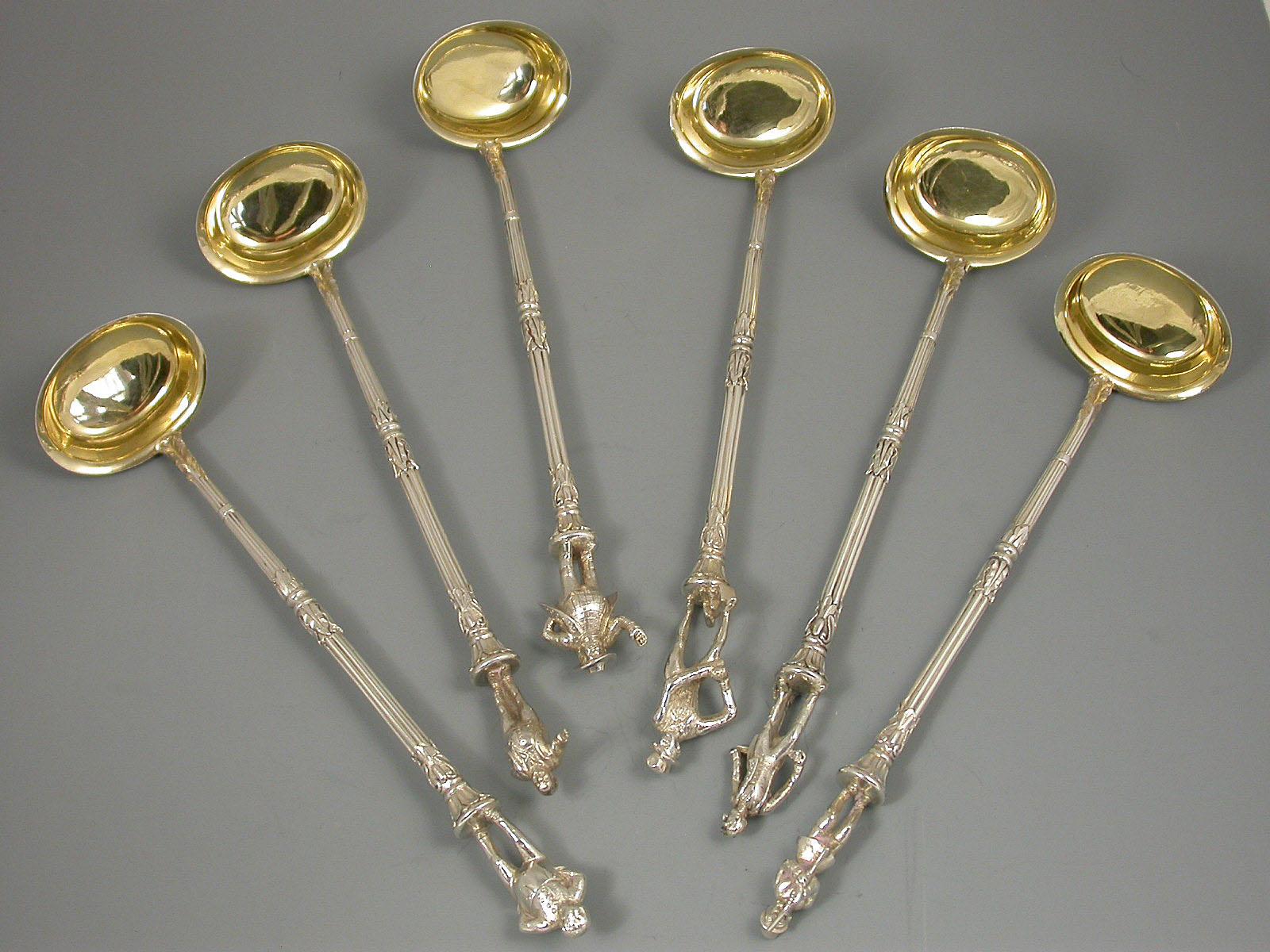 Cased Set of Six Victorian Silver Toddy Ladles Charles Dickens 'Pickwick Papers' In Good Condition For Sale In Sittingbourne, Kent