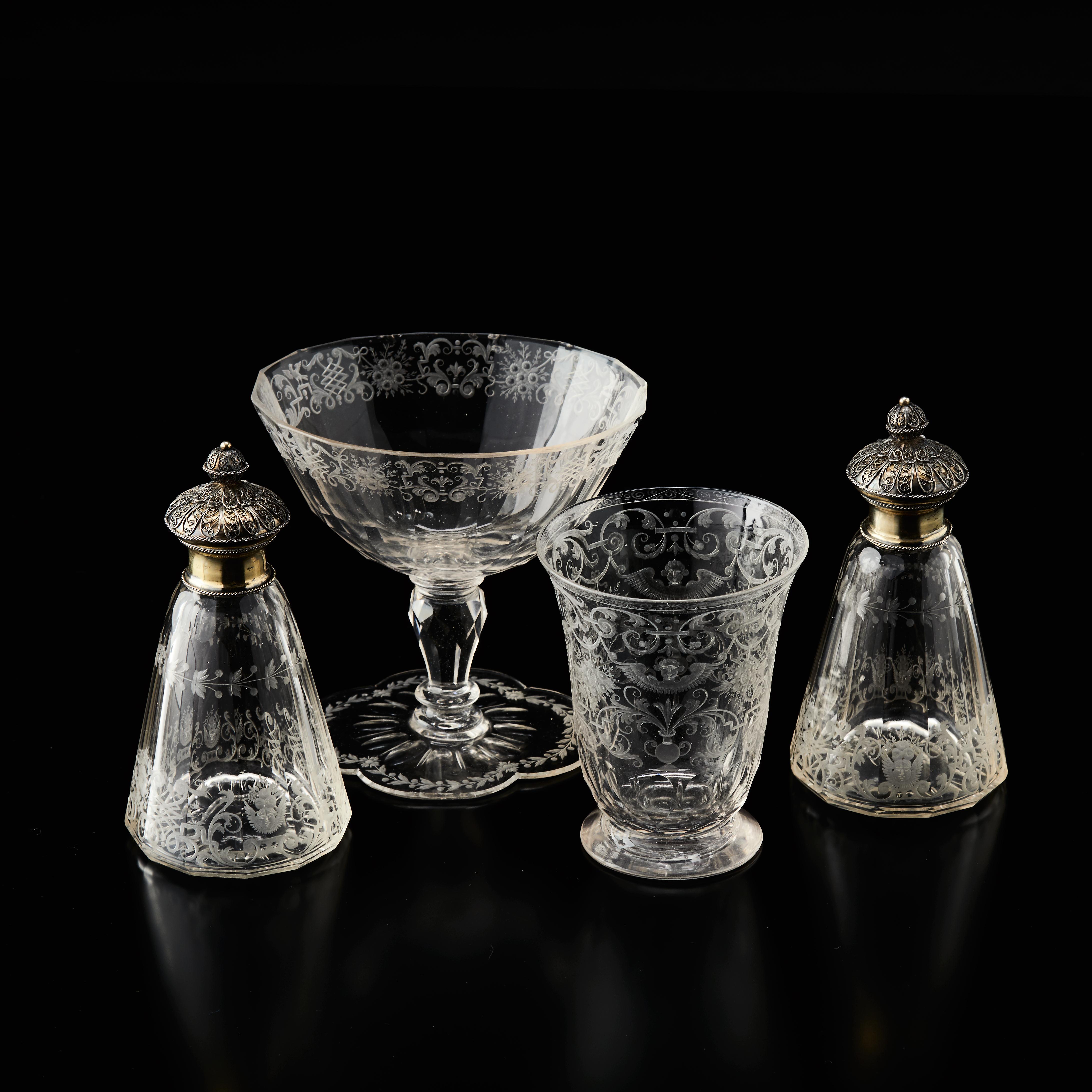 German Cased Travelling Set of Engraved Glass Silesia, circa 1720