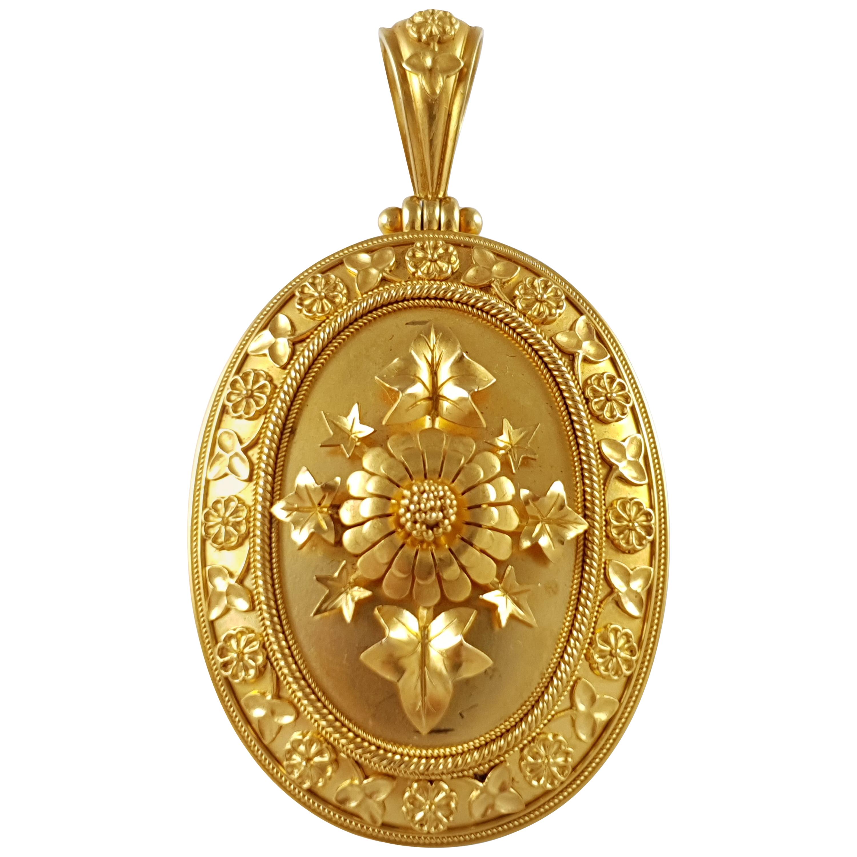Cased Victorian 18 Karat Gold Engraved Locket, Hunt and Roskell, circa 1879