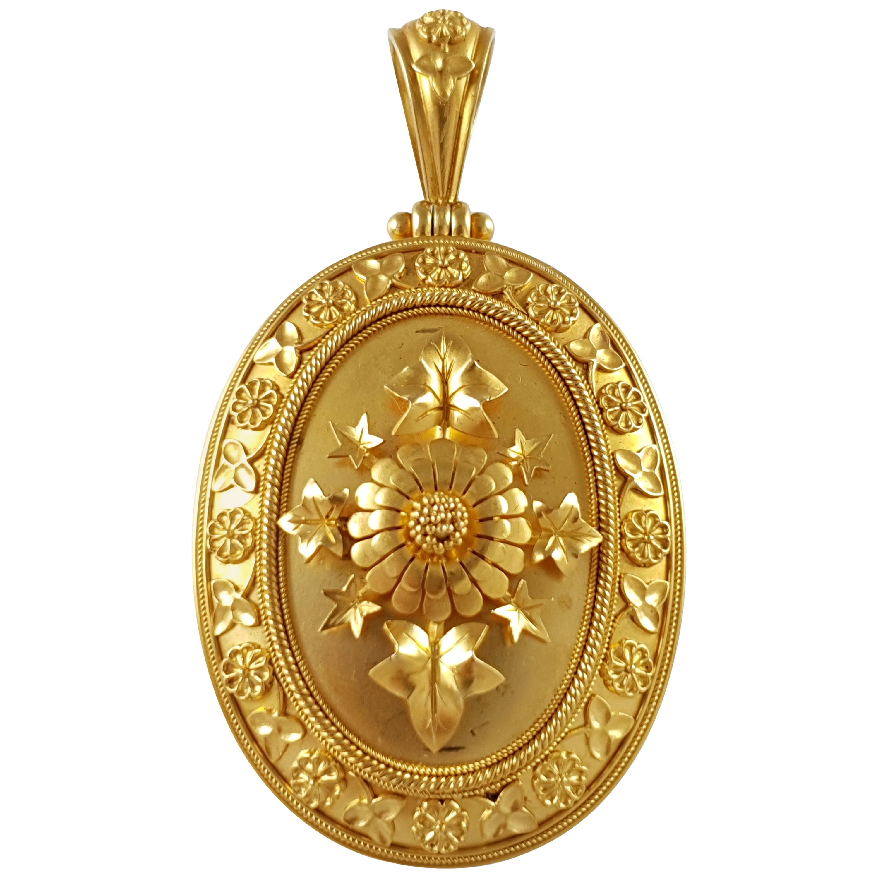 Cased Victorian 18 Karat Gold Engraved Locket, Hunt and Roskell, circa 1879