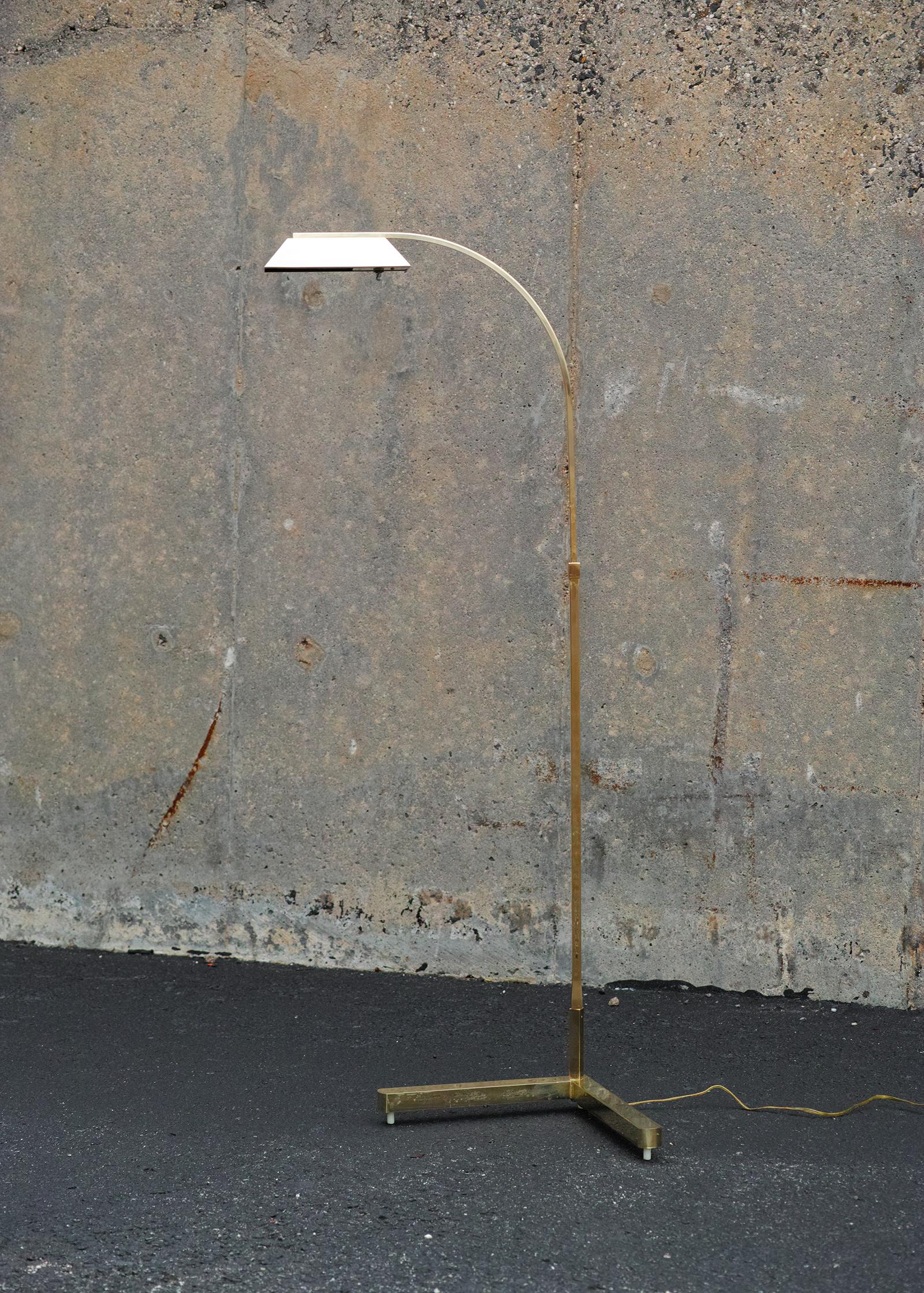 Casella Brass Floor Lamp In Good Condition For Sale In Brooklyn, NY