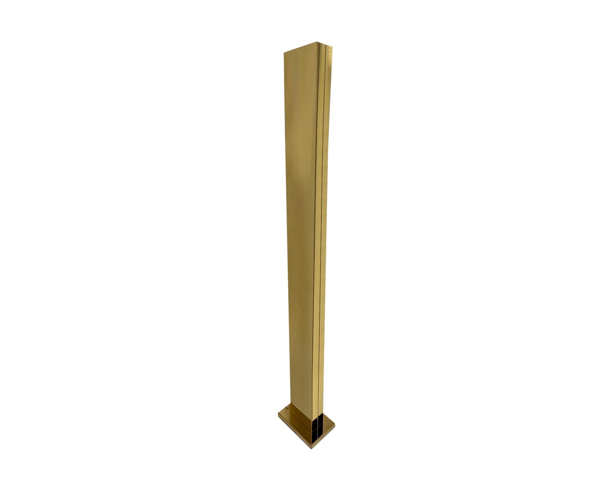 Moderne Casella Pylon Polished Skyscraper Floor Lamp en vente