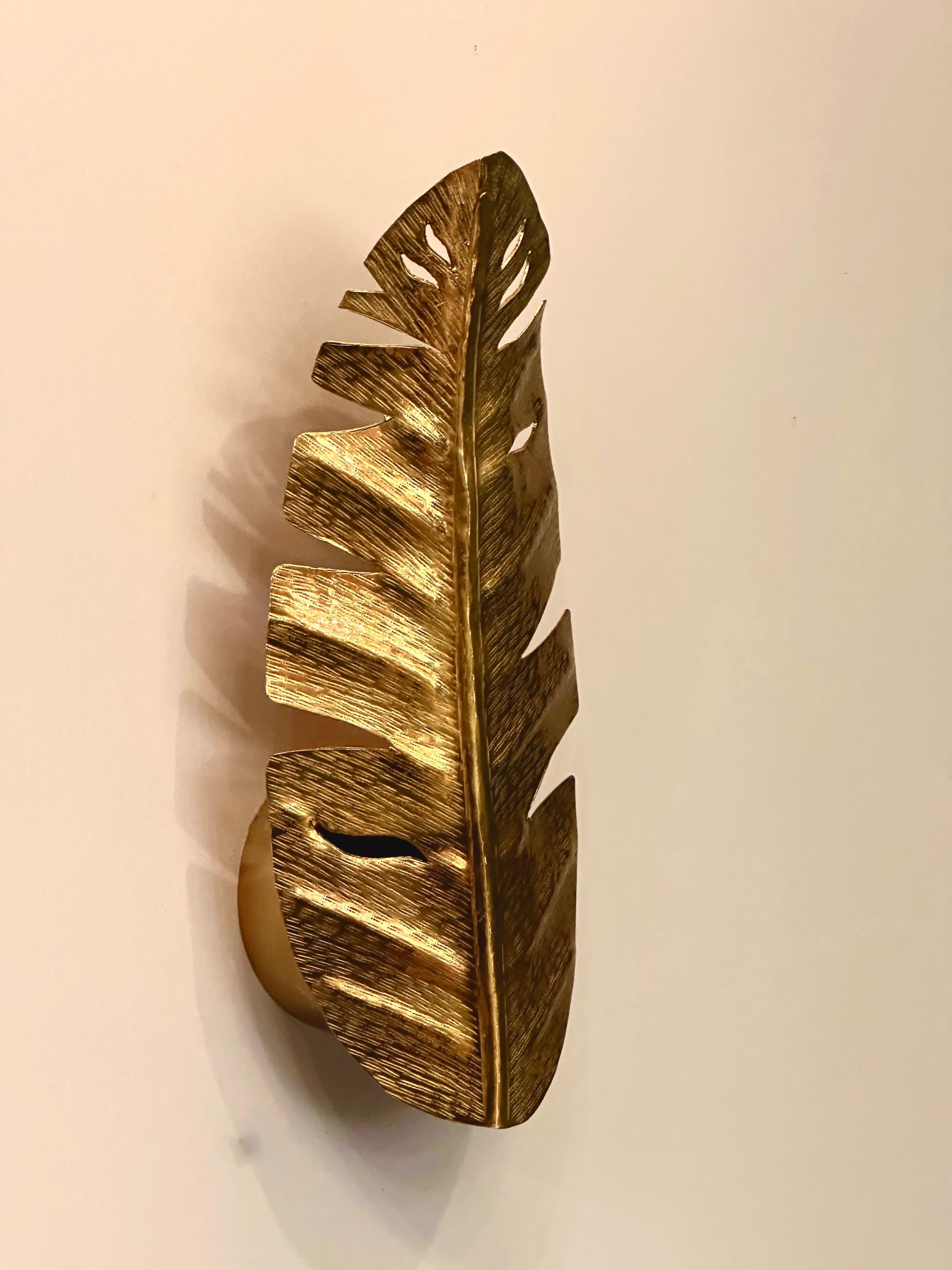 Mid-Century Modern Caserta Hammered Brass Wall Sconce For Sale
