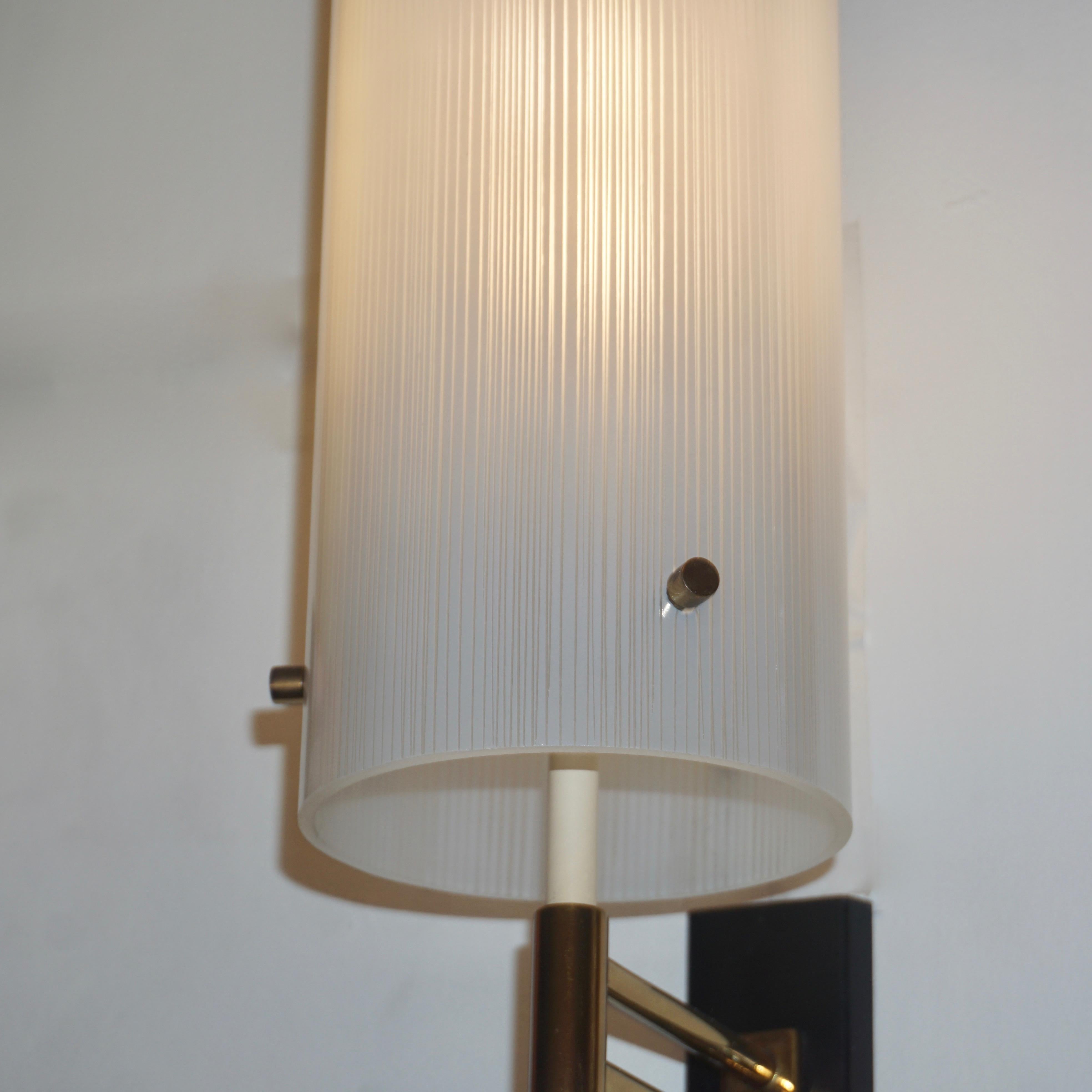 Mid-Century Modern Casey Fantin 1950s Italian Modernist White Striped Frosted Glass Wall Light For Sale