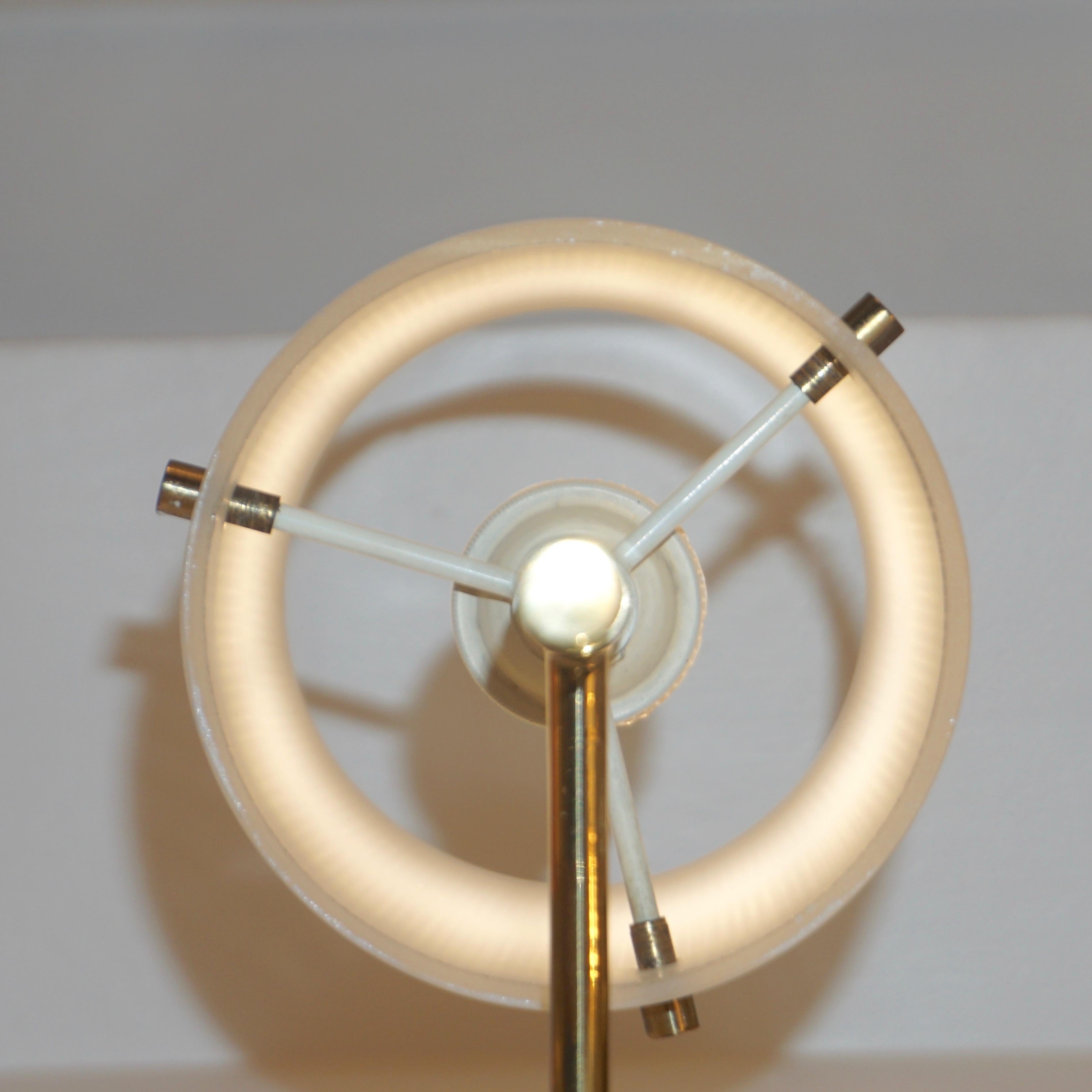 Casey Fantin 1950s Italian Modernist White Striped Frosted Glass Wall Light In Good Condition For Sale In New York, NY