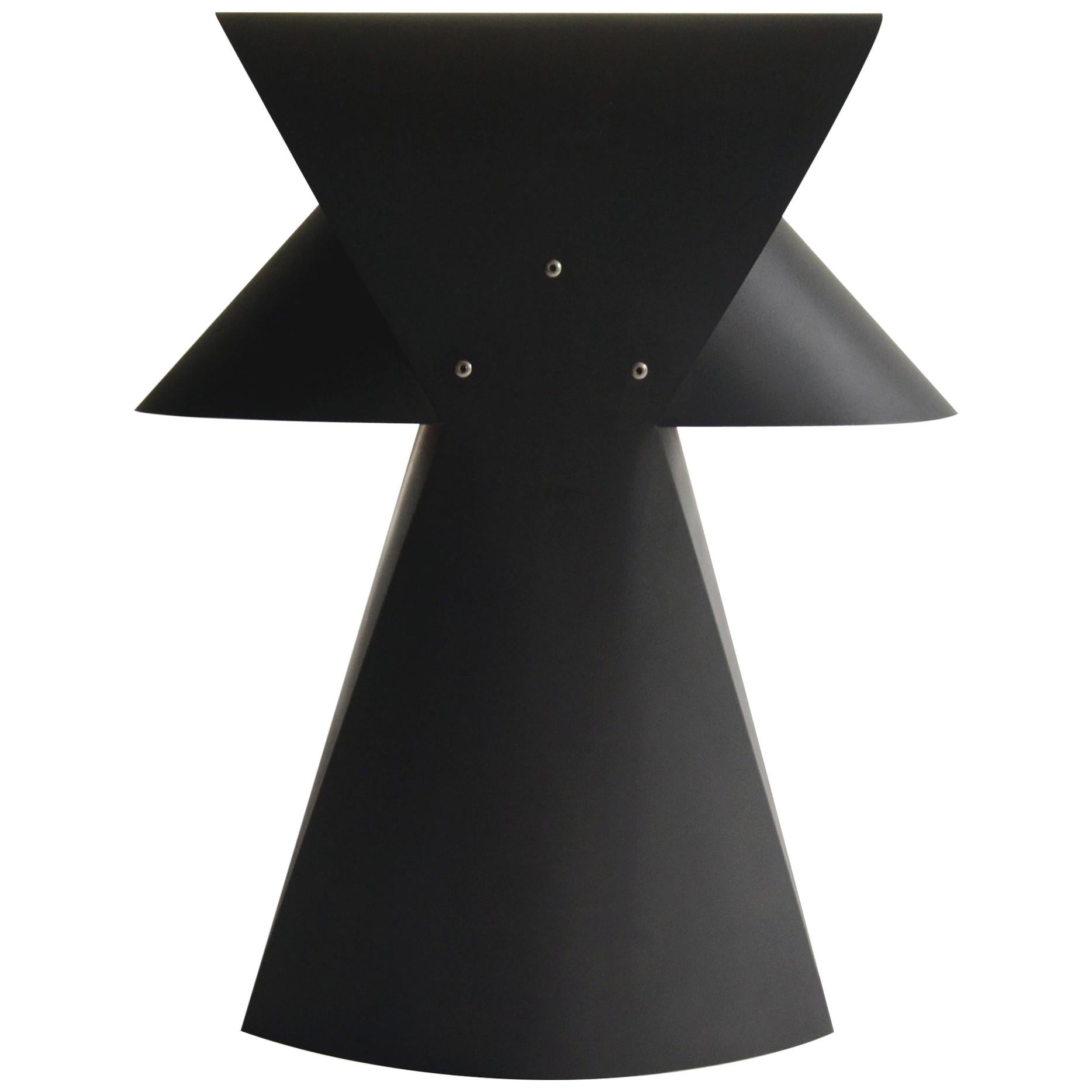 Lampe de table contemporaine "Folio" en acier oxydé noir de Casey Lurie USA en vente