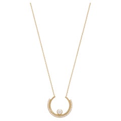 Collier Arc en or 18K de Casey Perez avec diamants taillés en brillant sur chaîne en or