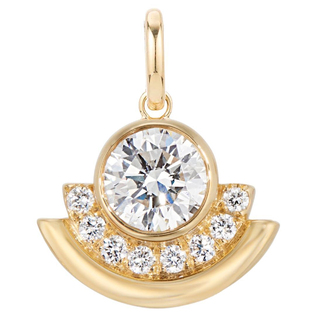 Breloque Arc en or Brilliante avec diamants taille brillant de 0,8 carats en vente