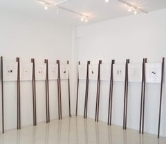 12 Impressions. Extrait de la série "Je suis moi-même",  installation de sculpture murale d'art