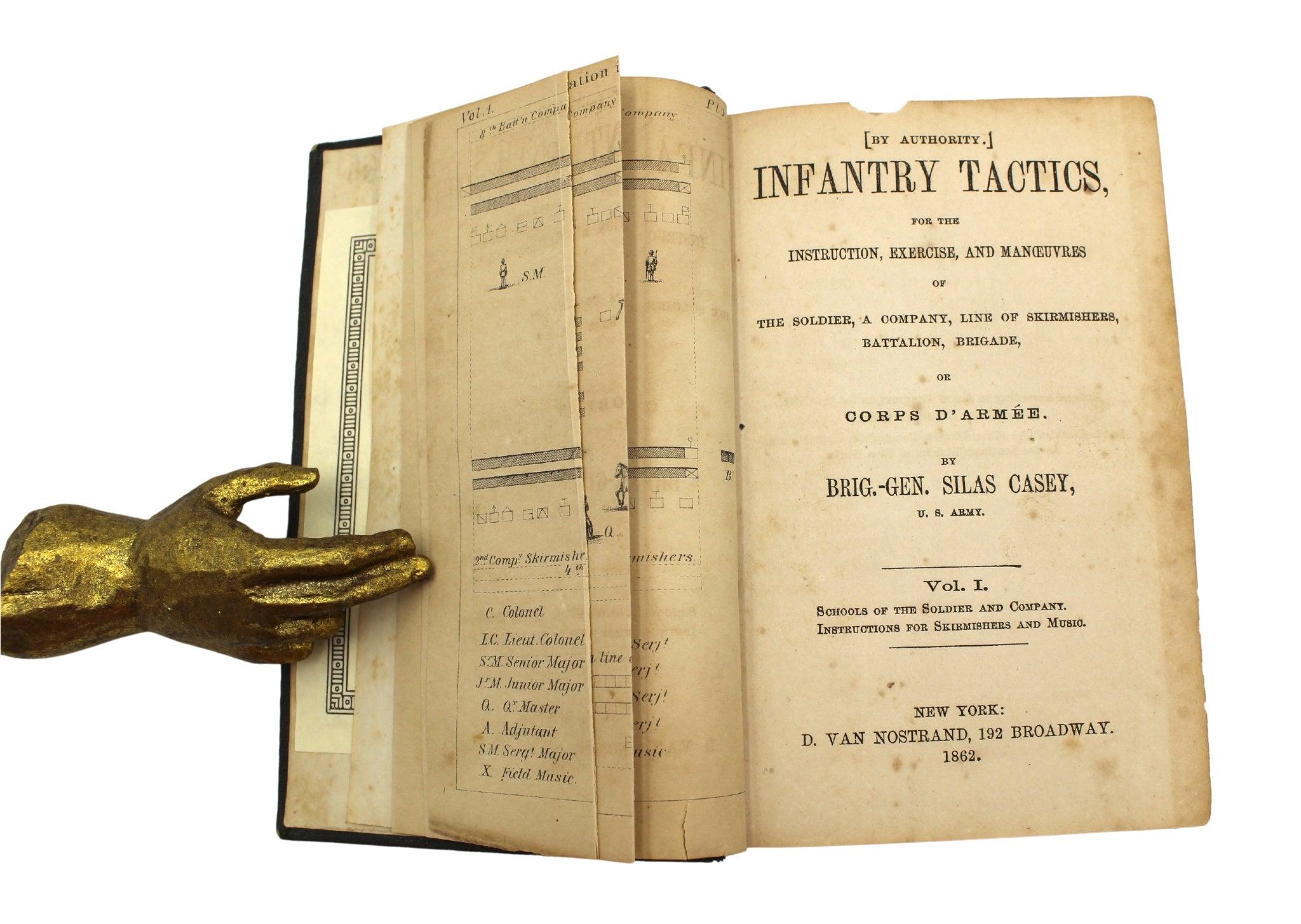 Embossé Tactiques militaires de Casey par Brig. Gén. Casey Silas, ensemble de trois volumes, 1862 en vente