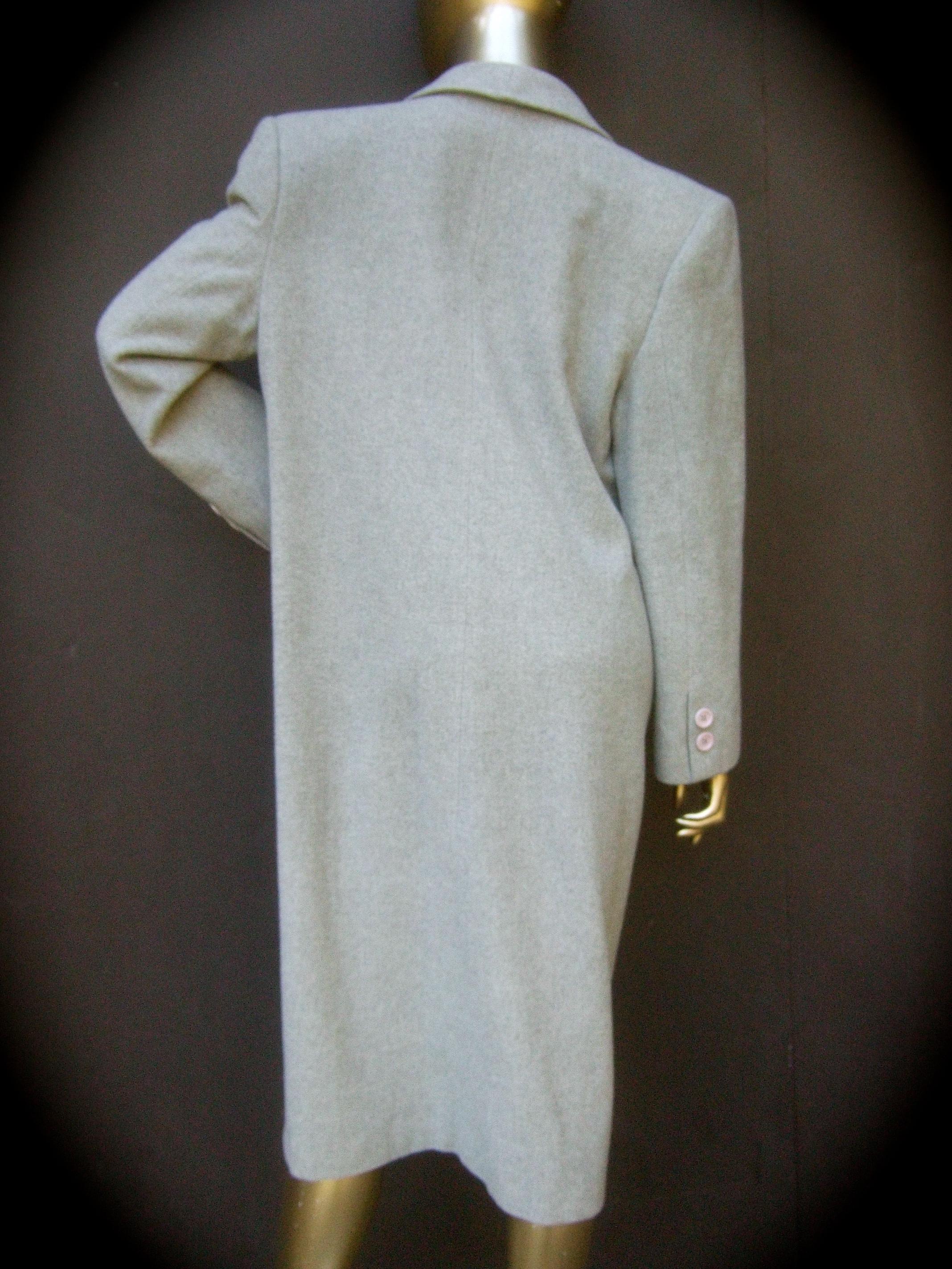 Cashmere Classic Heather Gray Women's Coat c 1980s For Sale 13