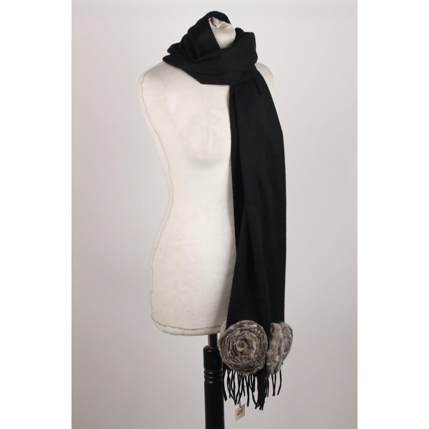 MATERIAL: Cashmere COLOR: Black MODEL: Fringed Scarf GENDER: Women SIZE: COUNTRY OF MANUFACTURE: Unknown Condition CONDITION DETAILS: A :EXCELLENT CONDITION - Used once or twice. Looks mint. Imperceptible signs of wear - Internal Ref: -