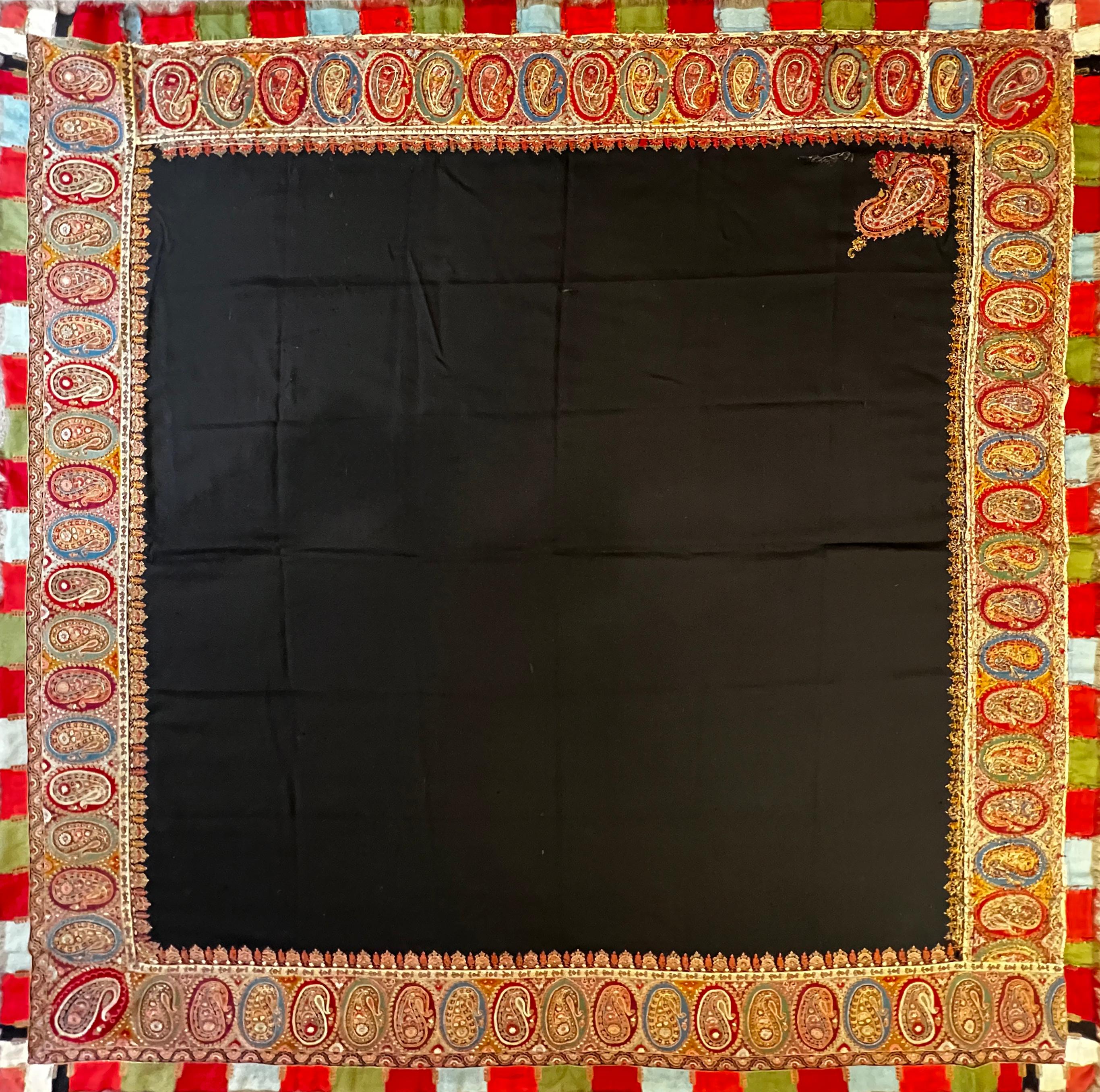 Châle en cachemire 19ème siècle - 1m60x1m65 - N° 1105 en vente 1