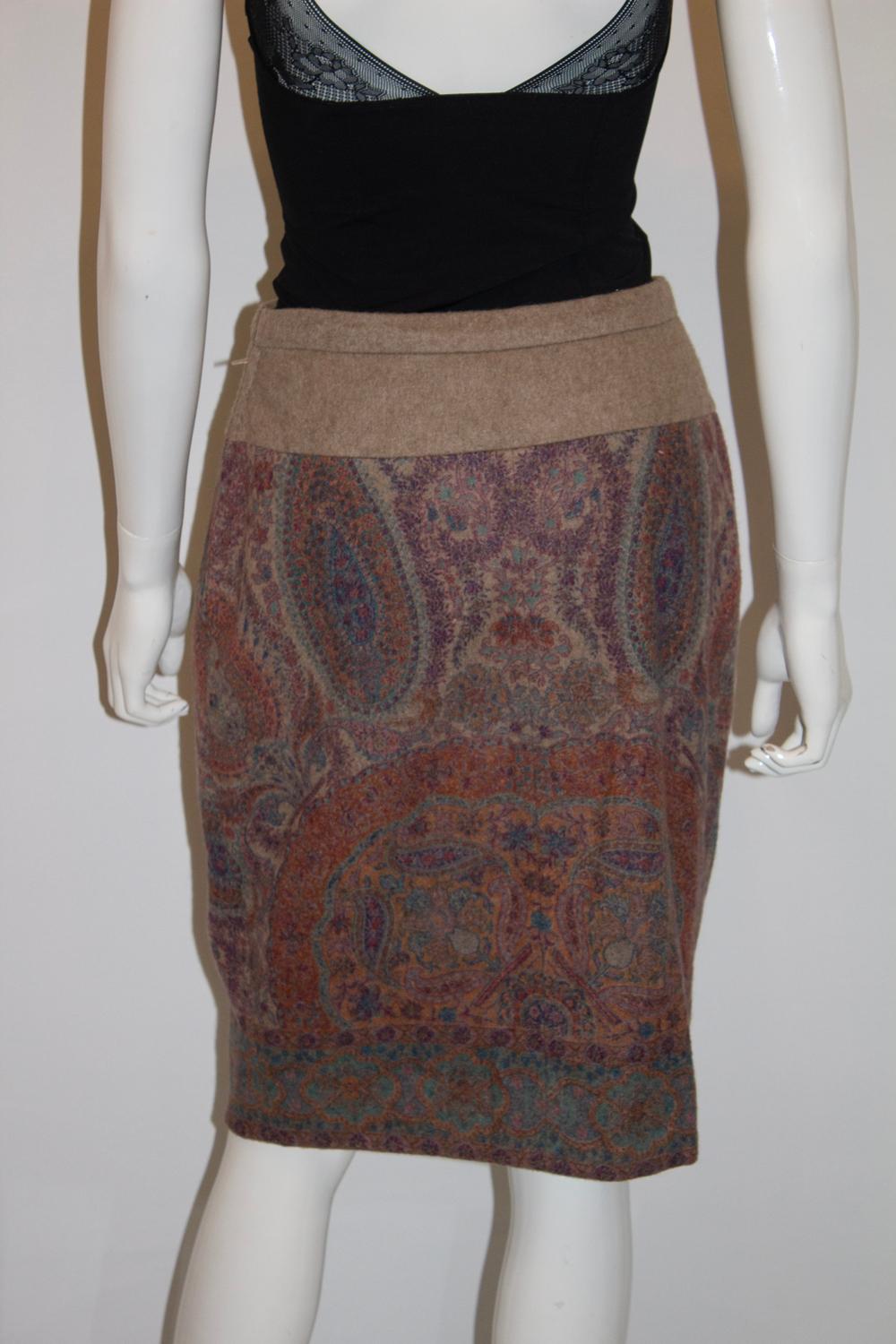 Jupe en cachemire à motif cachemire en vente 1