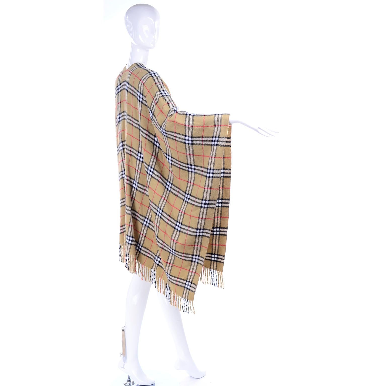 Cashmere Wool Blend Burberrys Vintage Nova Check Cape With Fringe In Good Condition In Portland, OR