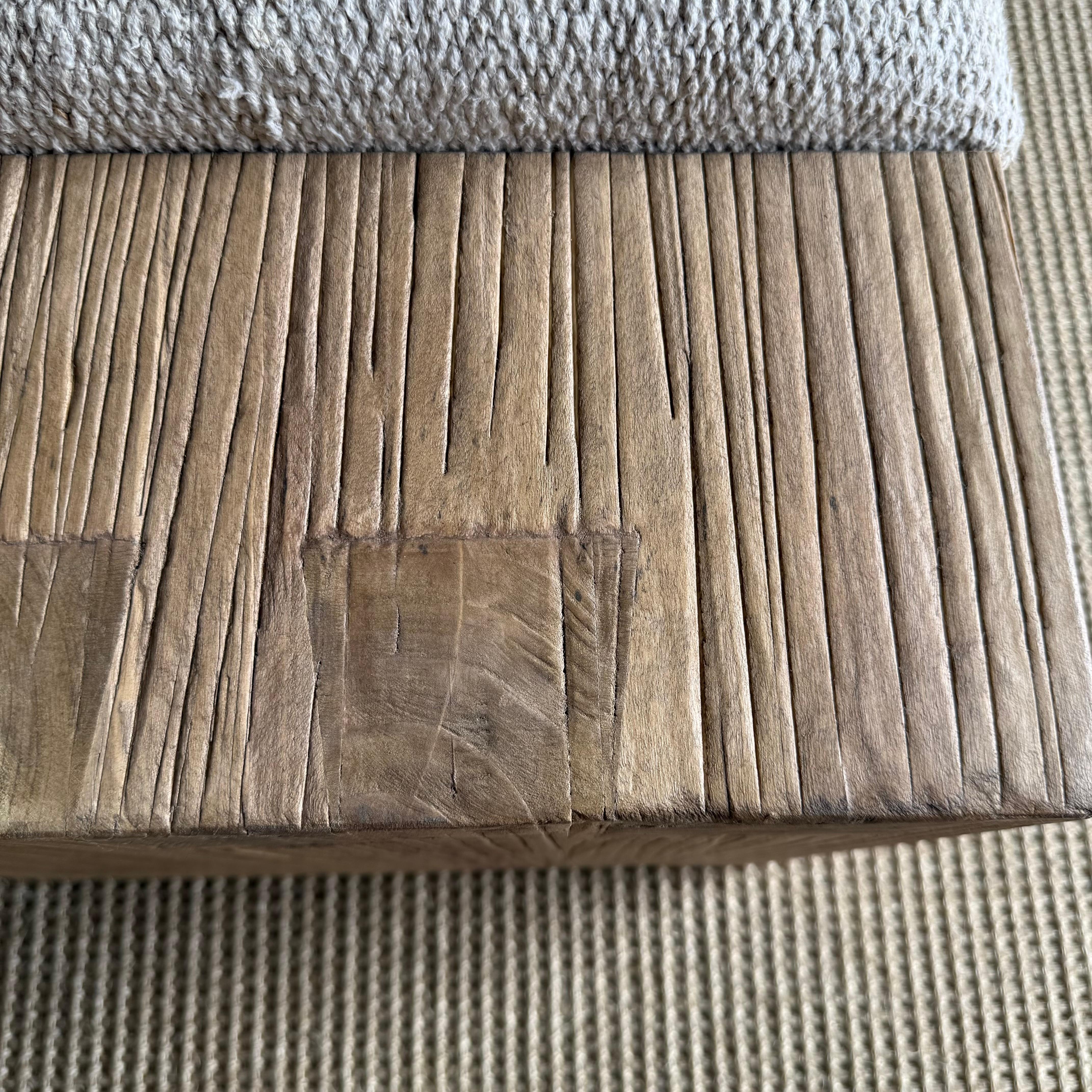 Banc Casi en orme récupéré avec tapisserie de tapis vintage par Bloom Home Inc en vente 5