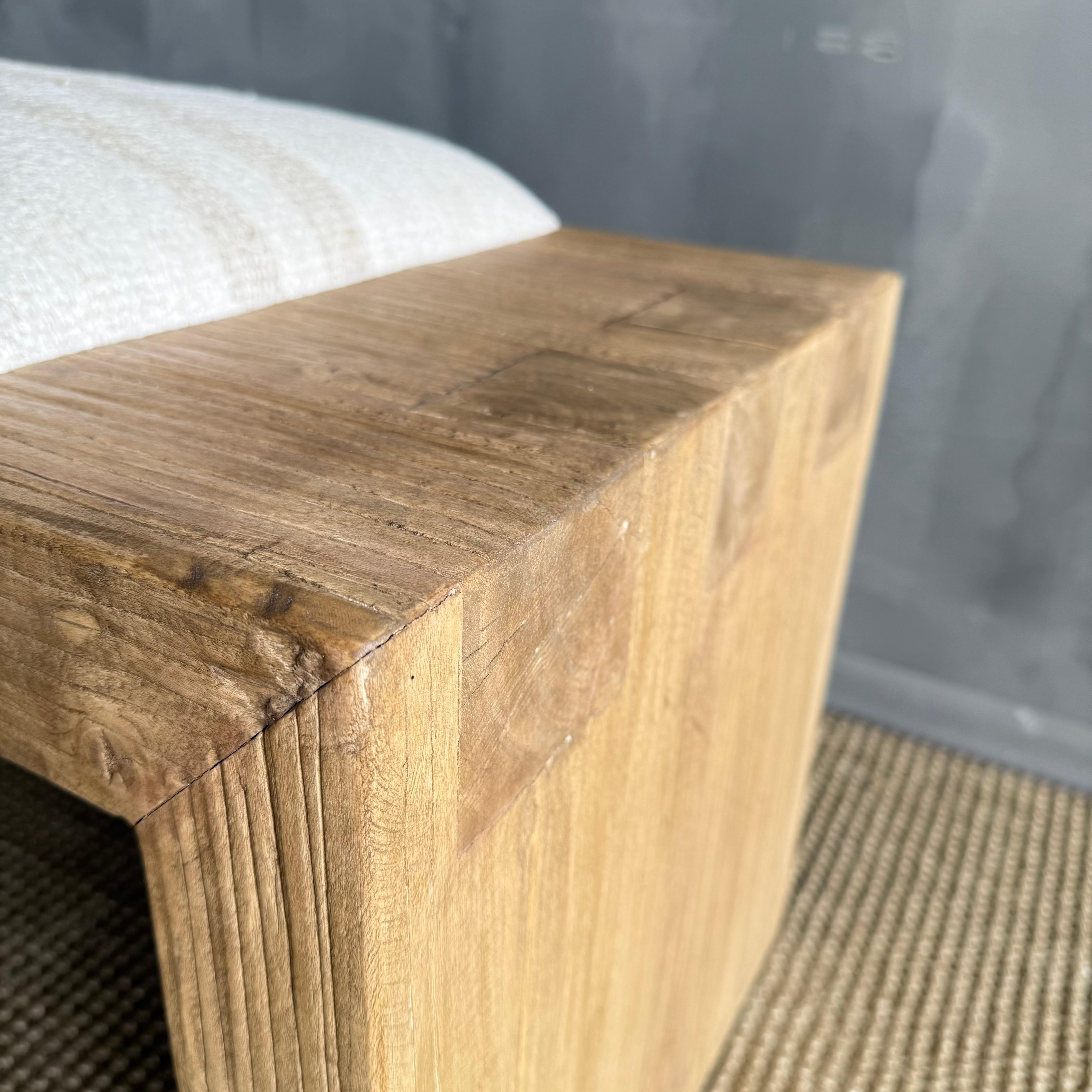 Banc Casi en bois d'orme récupéré dans un tapis turc vintage à rayures en vente 3