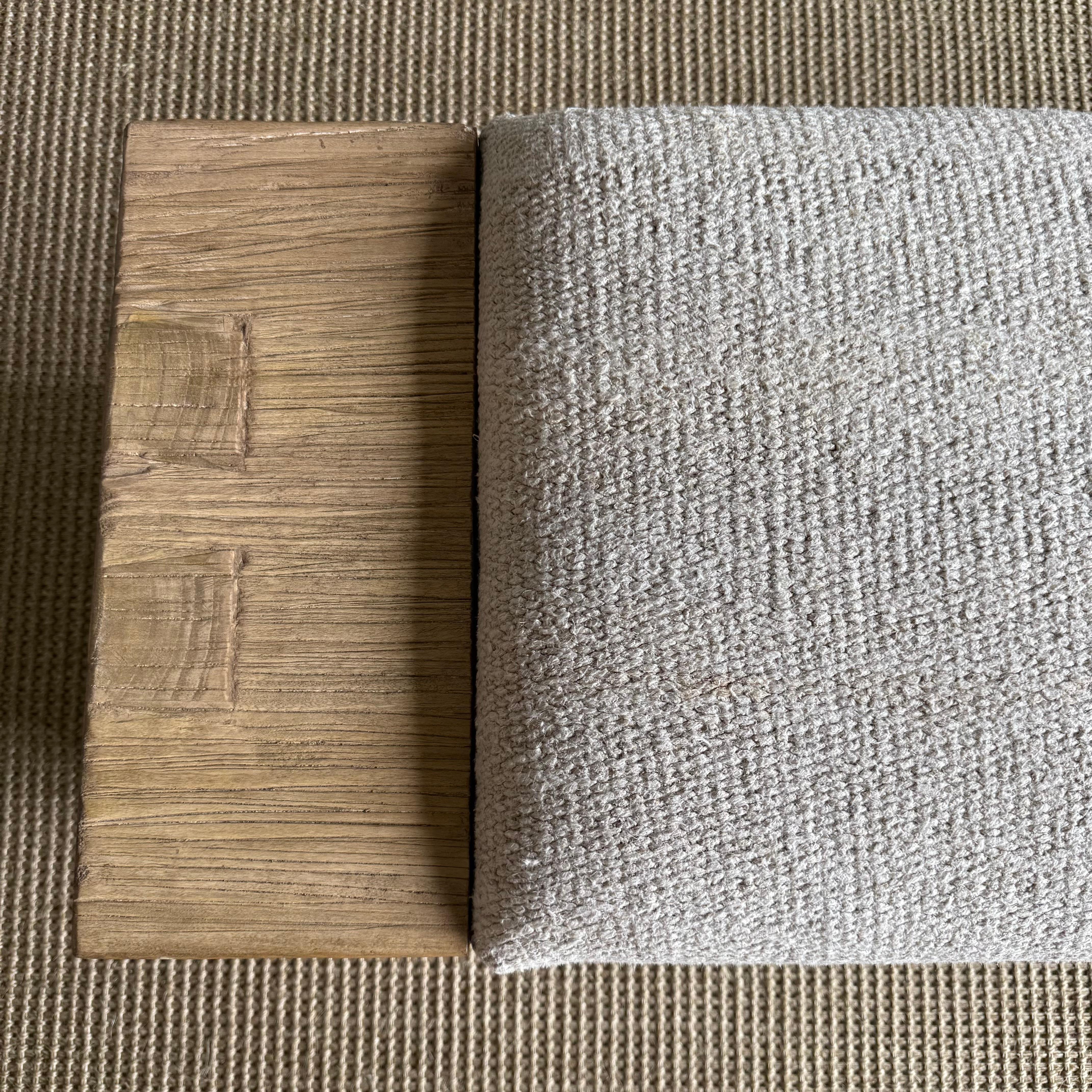 Panchina Casi in legno di olmo recuperato con rivestimento in moquette vintage di Bloom Home in vendita 1