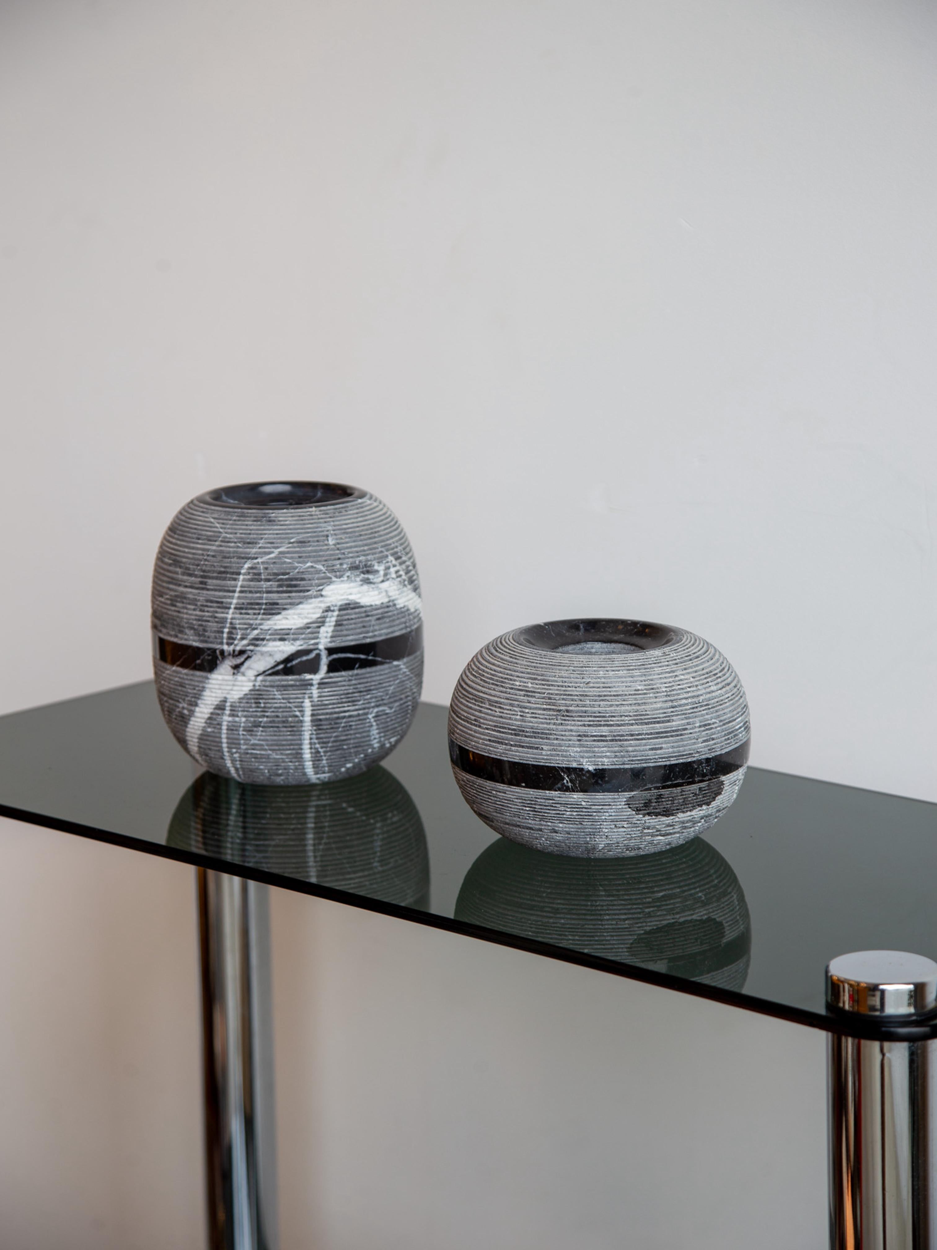 Fine XX secolo Vassel in marmo nero di Carrara Casigliani in vendita