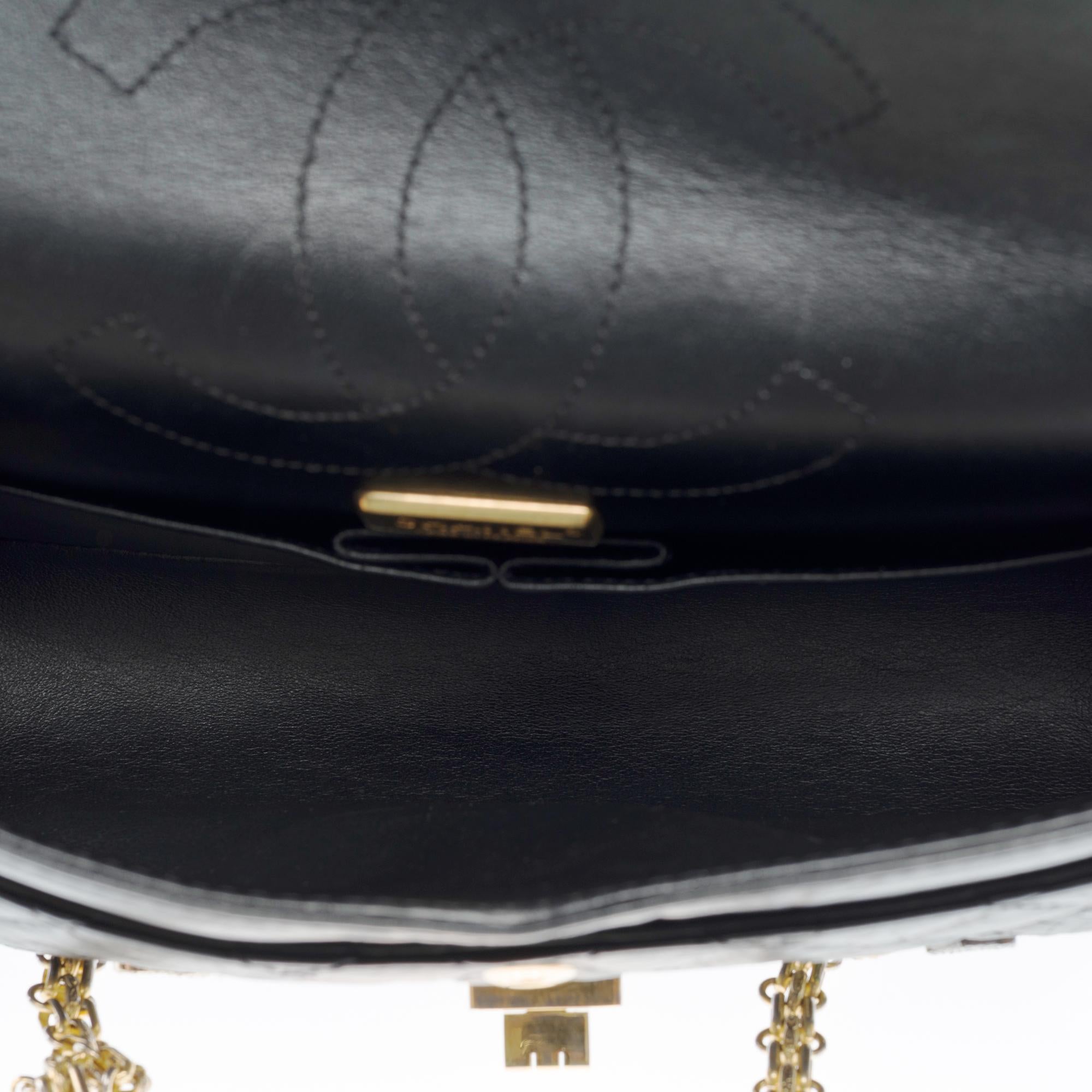 Casino Charms 2.55 Bolso Chanel con doble solapa en piel negra, AGHW en venta 3