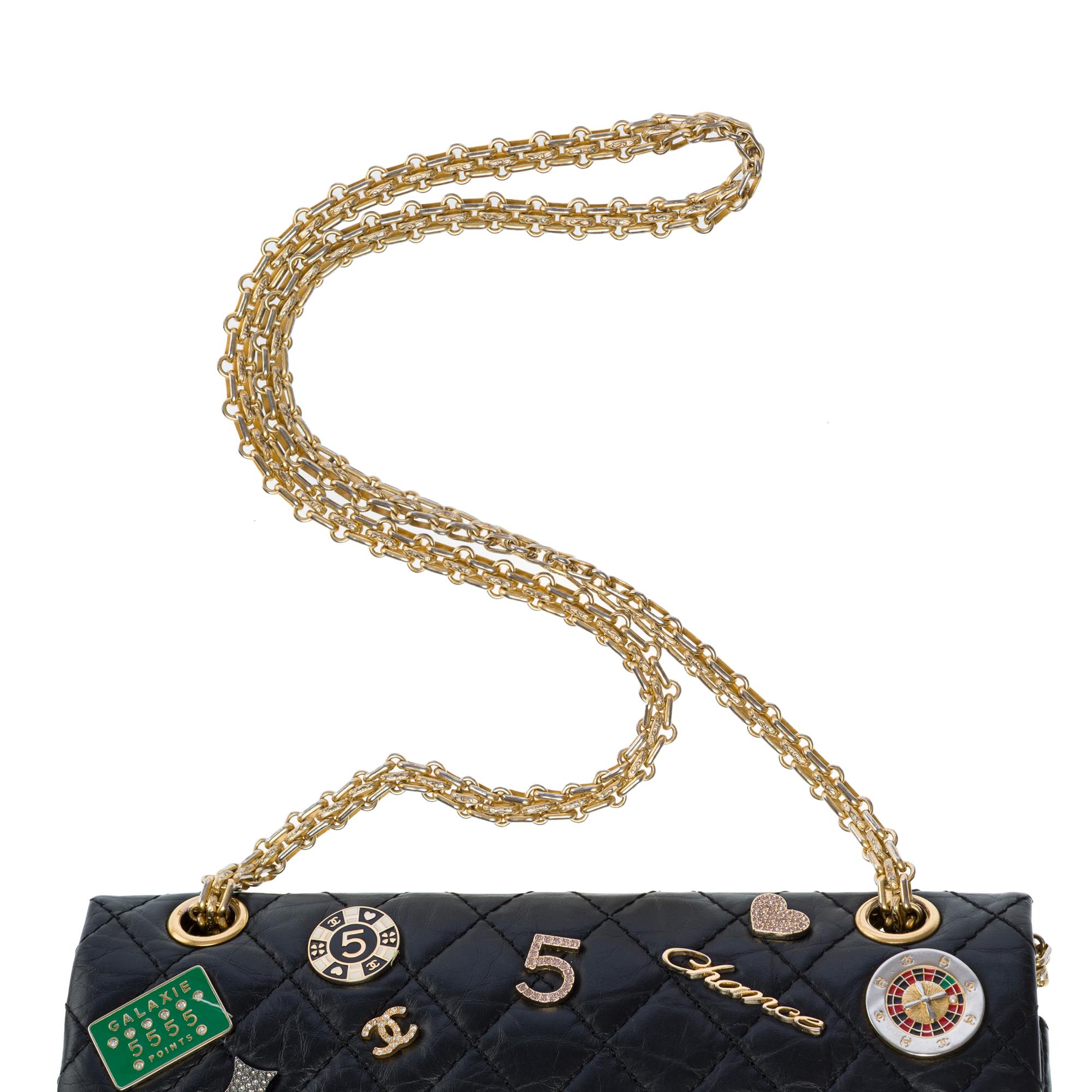 Casino Charms 2.55 Bolso Chanel con doble solapa en piel negra, AGHW en venta 4