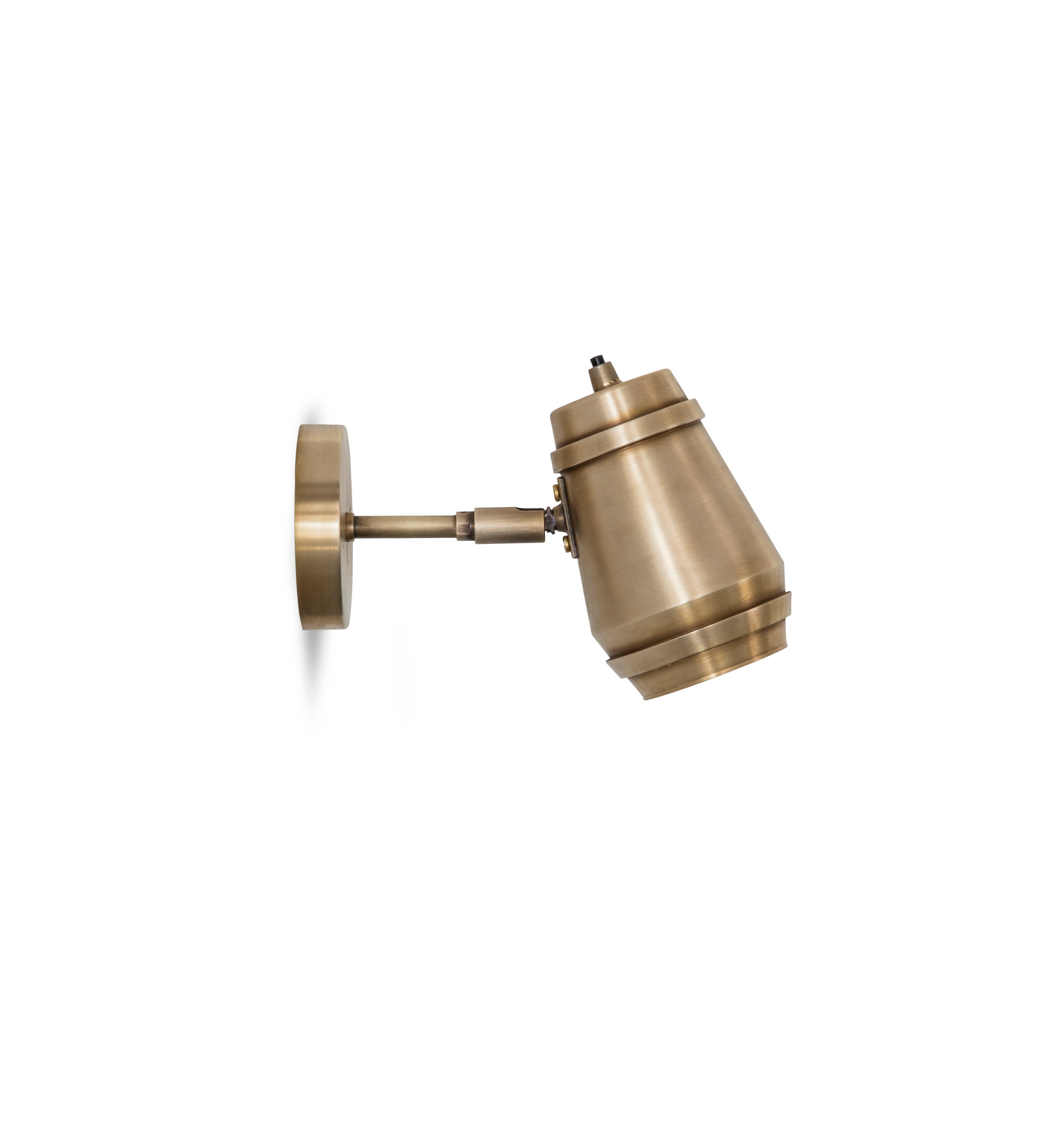 Cask wall Light by Bert Frank
Dimensions: 9 x 22 x 14 cm
Materials: Brass 

Brushed brass lacquered as standard custom finishes available
All our lamps can be wired according to each country. If sold to the USA it will be wired for the USA for