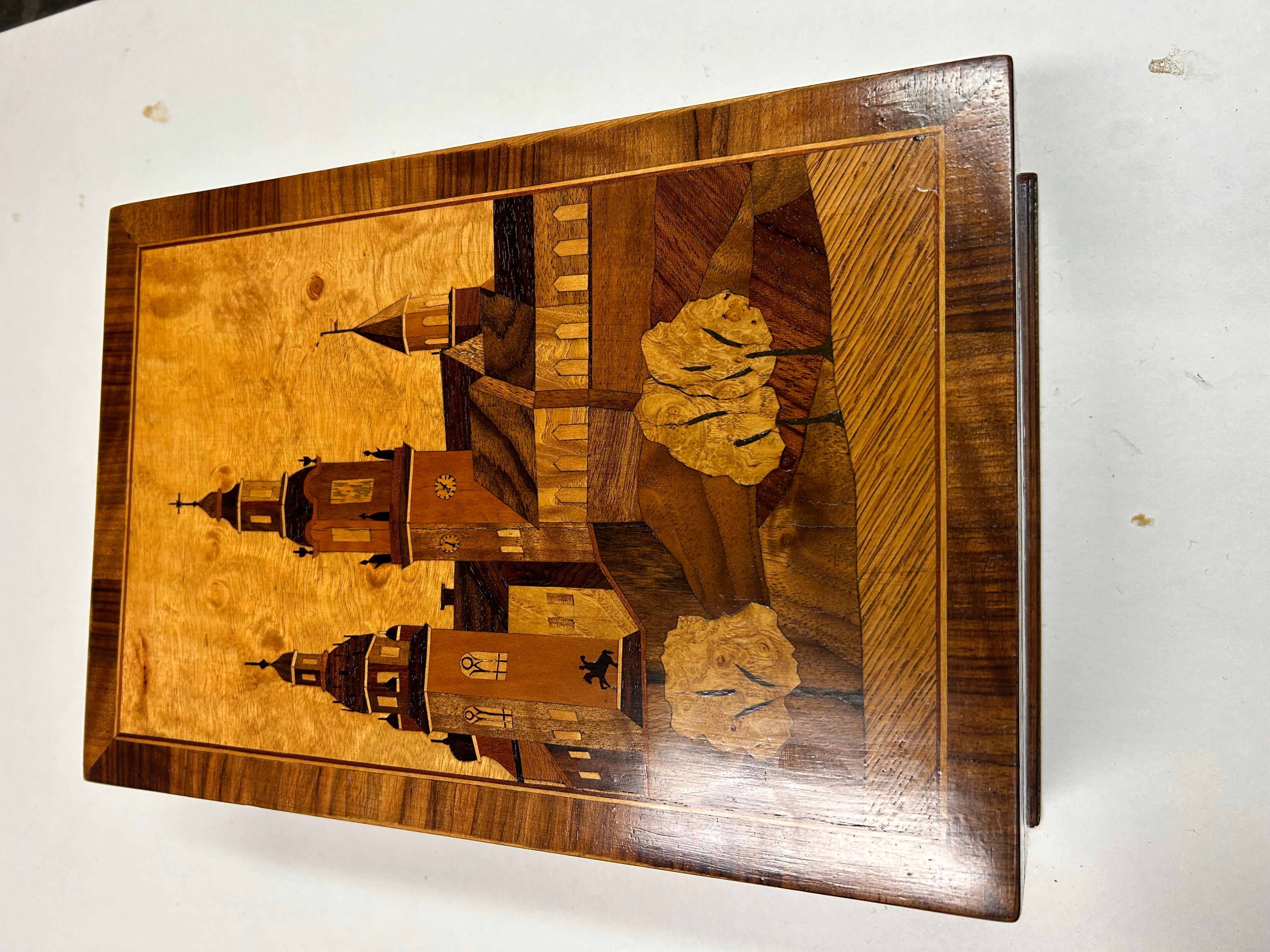 Walnut Casket Art Deco from 1930 For Sale