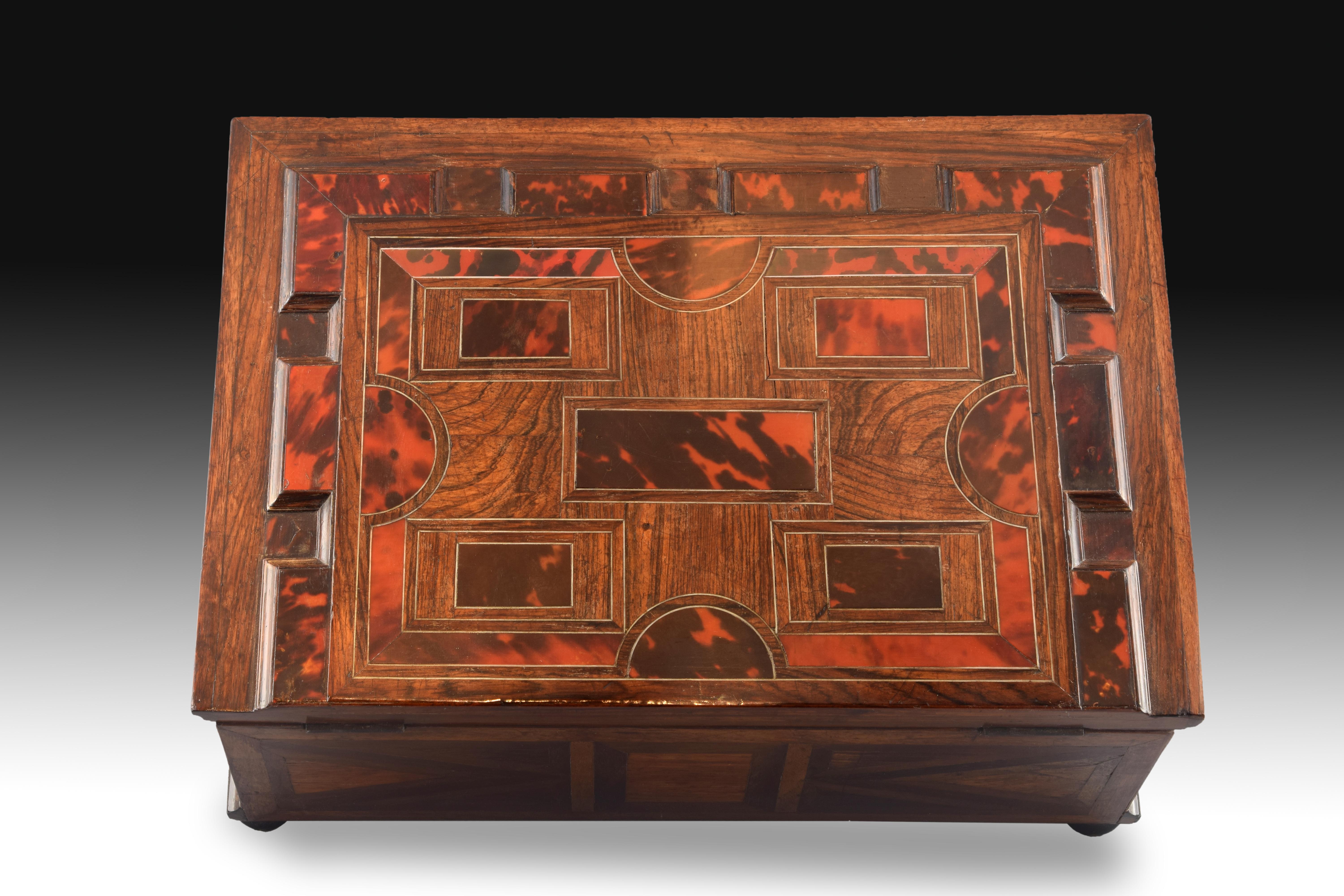 Casket, Tortoiseshell, Wood, Metal, Italy, 17th Century In Good Condition In Madrid, ES
