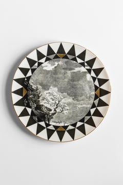 Sechs zeitgenössische Porzellan-Essteller mit dekorativem Design und Blumenkästen