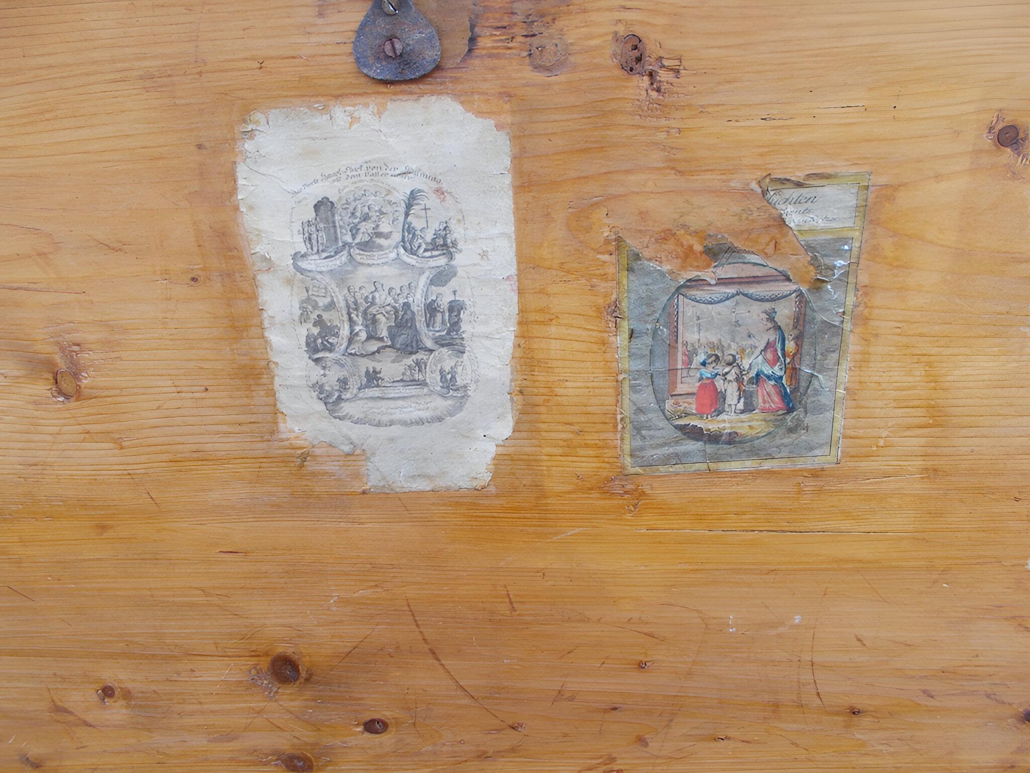  Verziertes Fichtenholzgehäuse im Zustand „Hervorragend“ im Angebot in Casaleone, IT