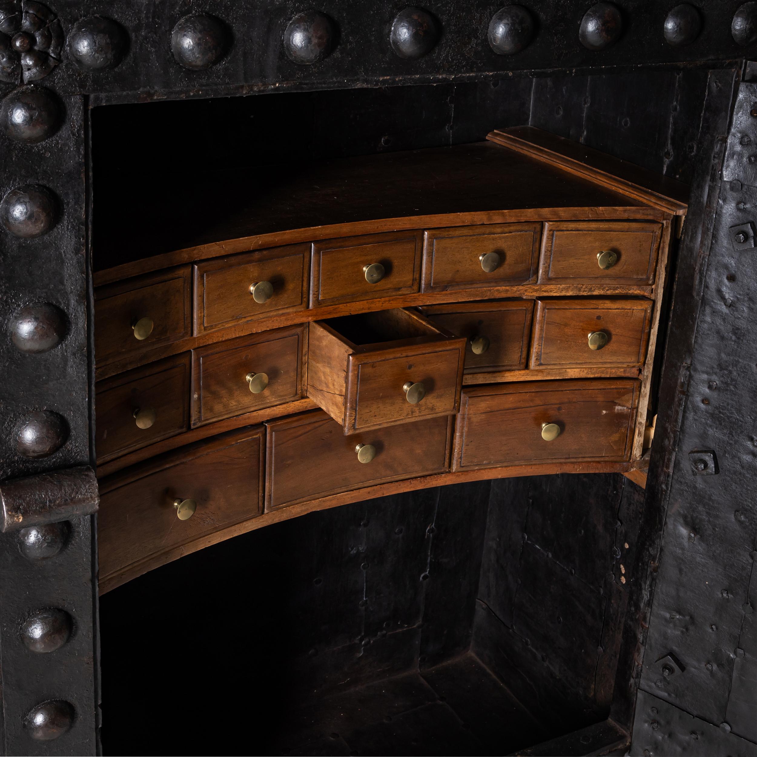 Cassaforte, Italy 17th Century 4