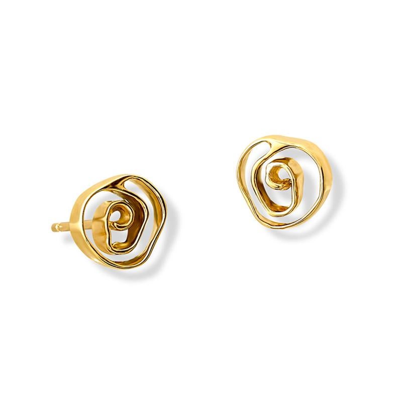 Tagliatelle stud earrings in 9ct yellow gold. Inspired by bundles of pasta from the same name. From the Journey to Scandinavia.

Each earring measures approximately 14mm in diameter
