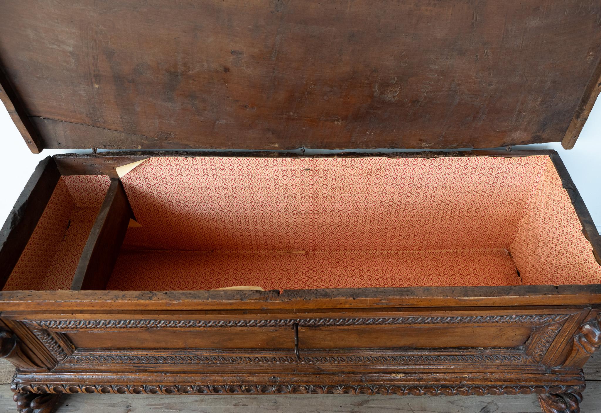 Antique Venetian walnut chest 2