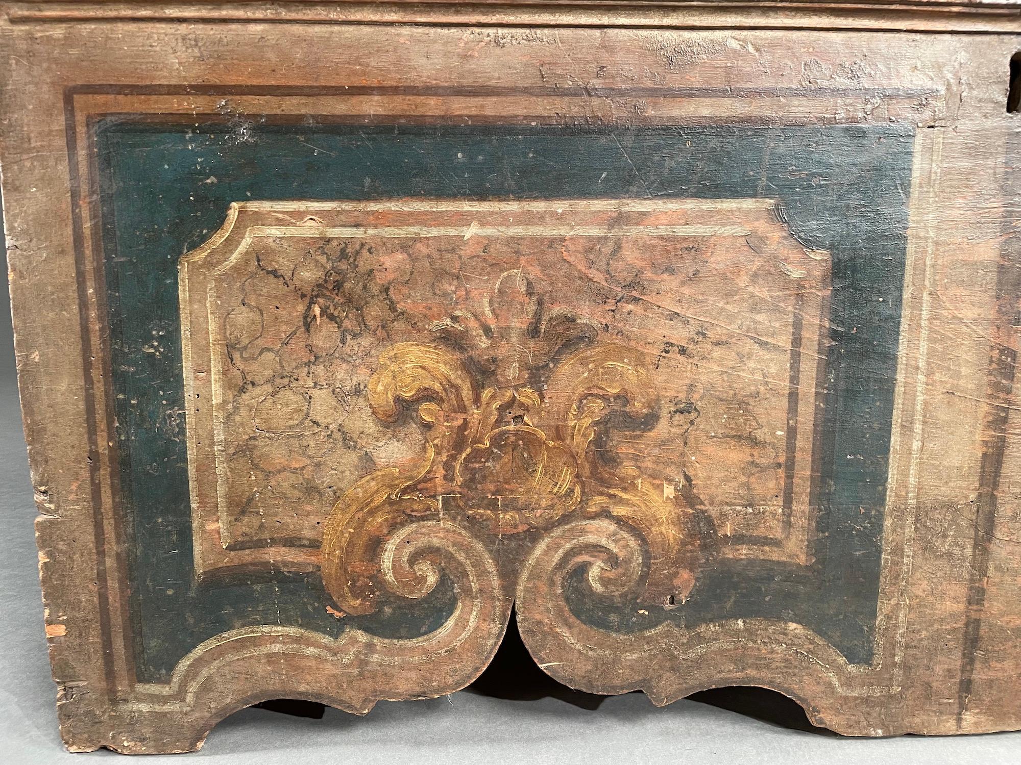 Cassapanca Chest Bench Painted Armorial Venetian Trompe-L'oeil Dolphins In Good Condition In BUNGAY, SUFFOLK