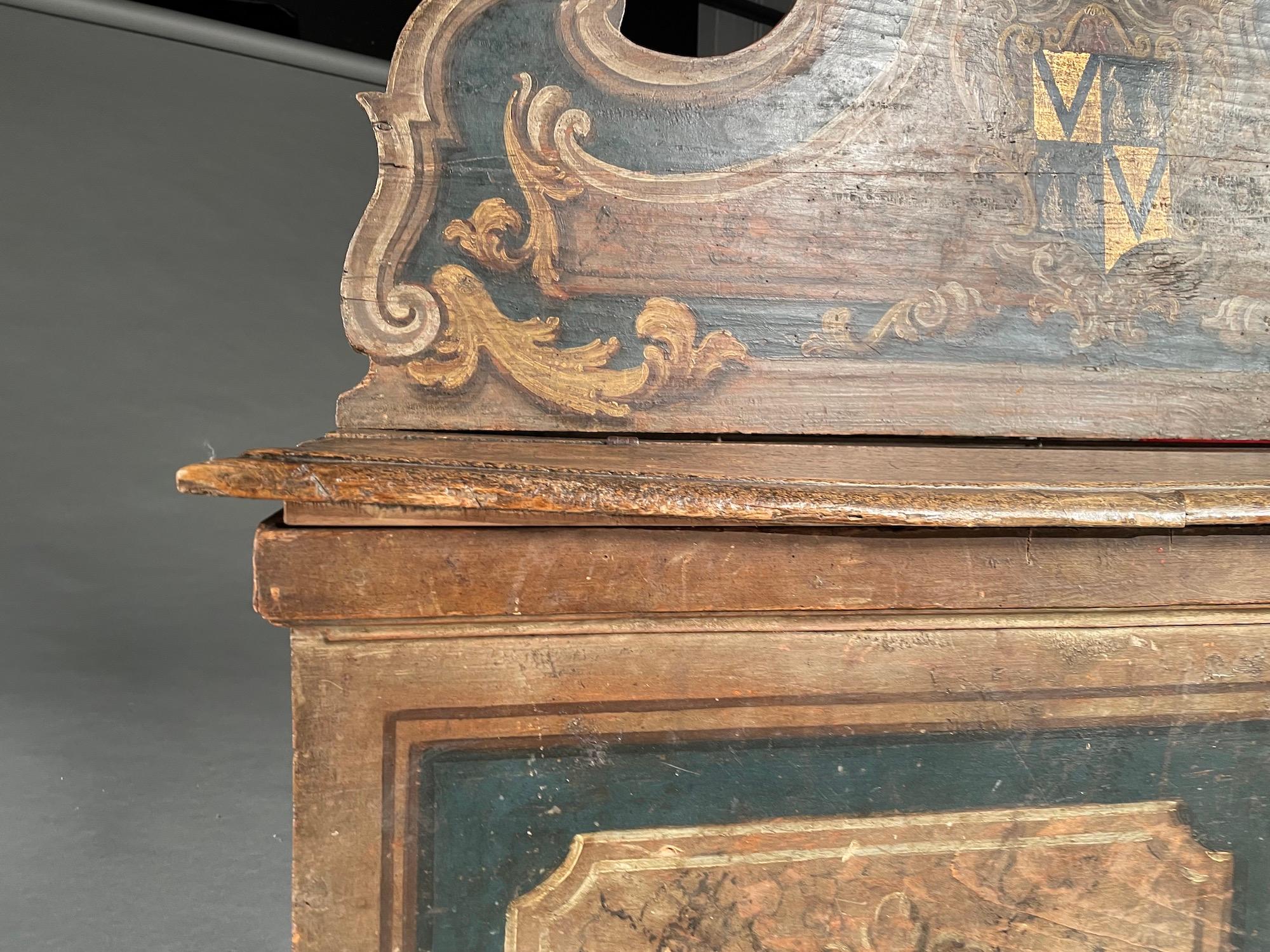 Early 18th Century Cassapanca Chest Bench Painted Armorial Venetian Trompe-L'oeil Dolphins