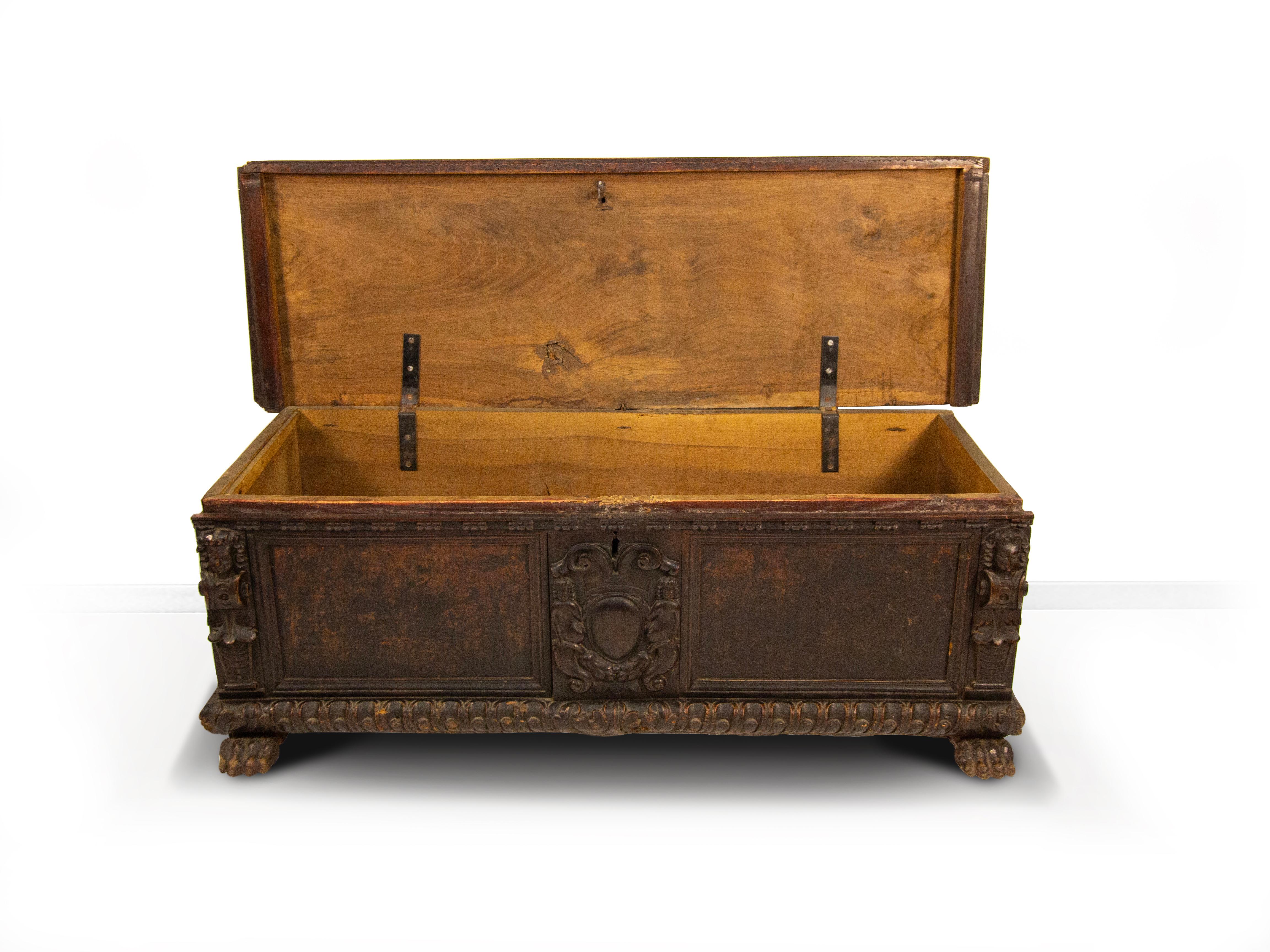 Cassapanca in noce e radica, XVII secolo in vendita 2