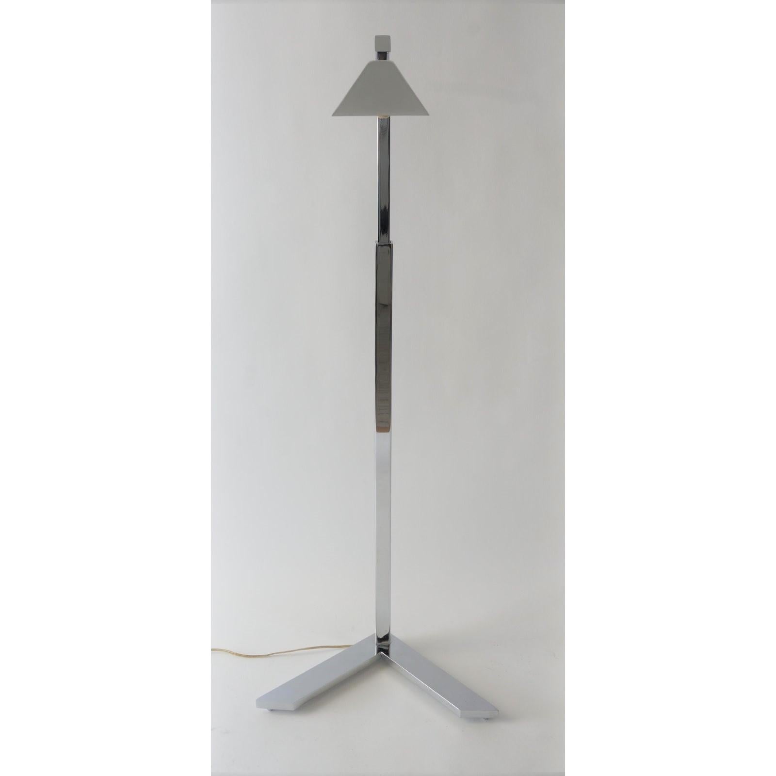 Casella Style Adjustable Chrome Floor Lamp In Good Condition For Sale In West Palm Beach, FL