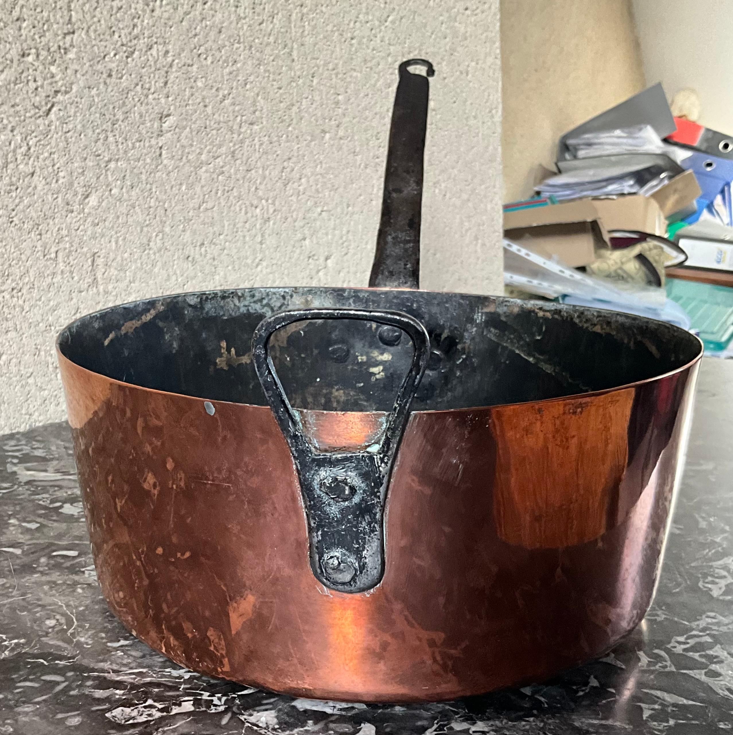 19th century French copper saucepan For Sale 1