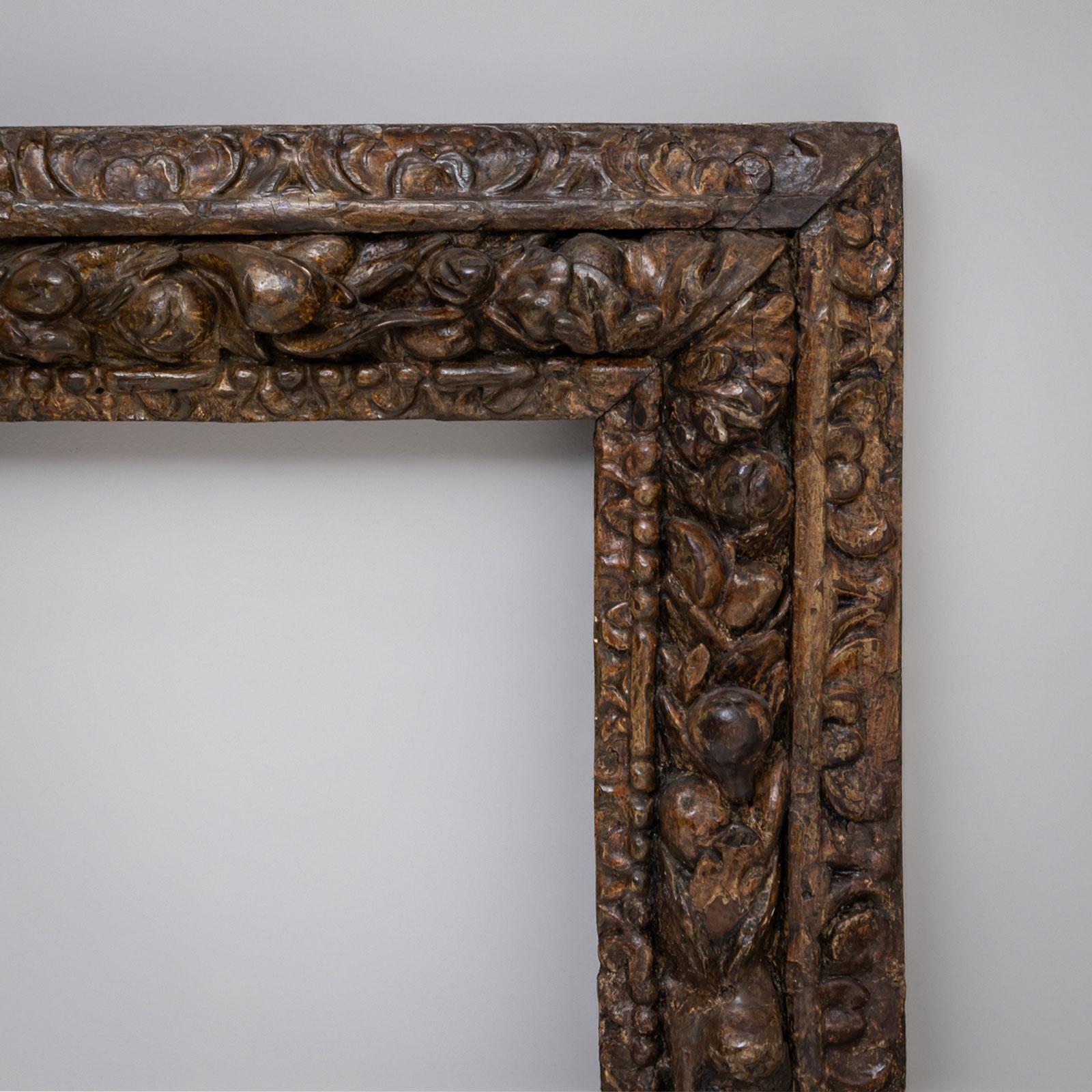 Cassetta Frame with Fruit and Leaf Decorations, Italy, 1st Half 17th Century In Good Condition For Sale In Greding, DE