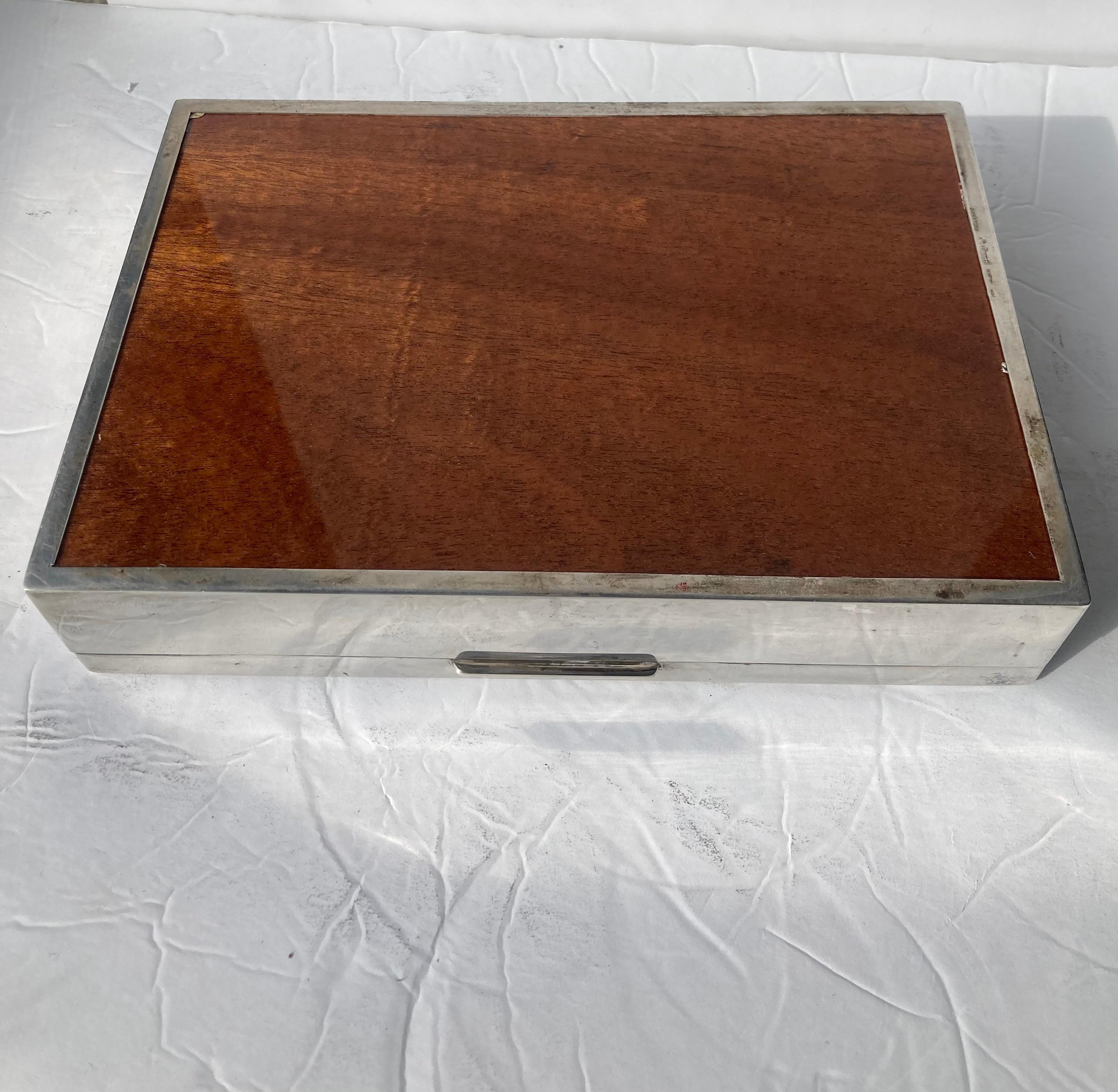 Cassetti, Große Schachtel aus Sterlingsilber, Schmuck/Deko-Schmuck, mit Holzfutter (Handgefertigt) im Angebot