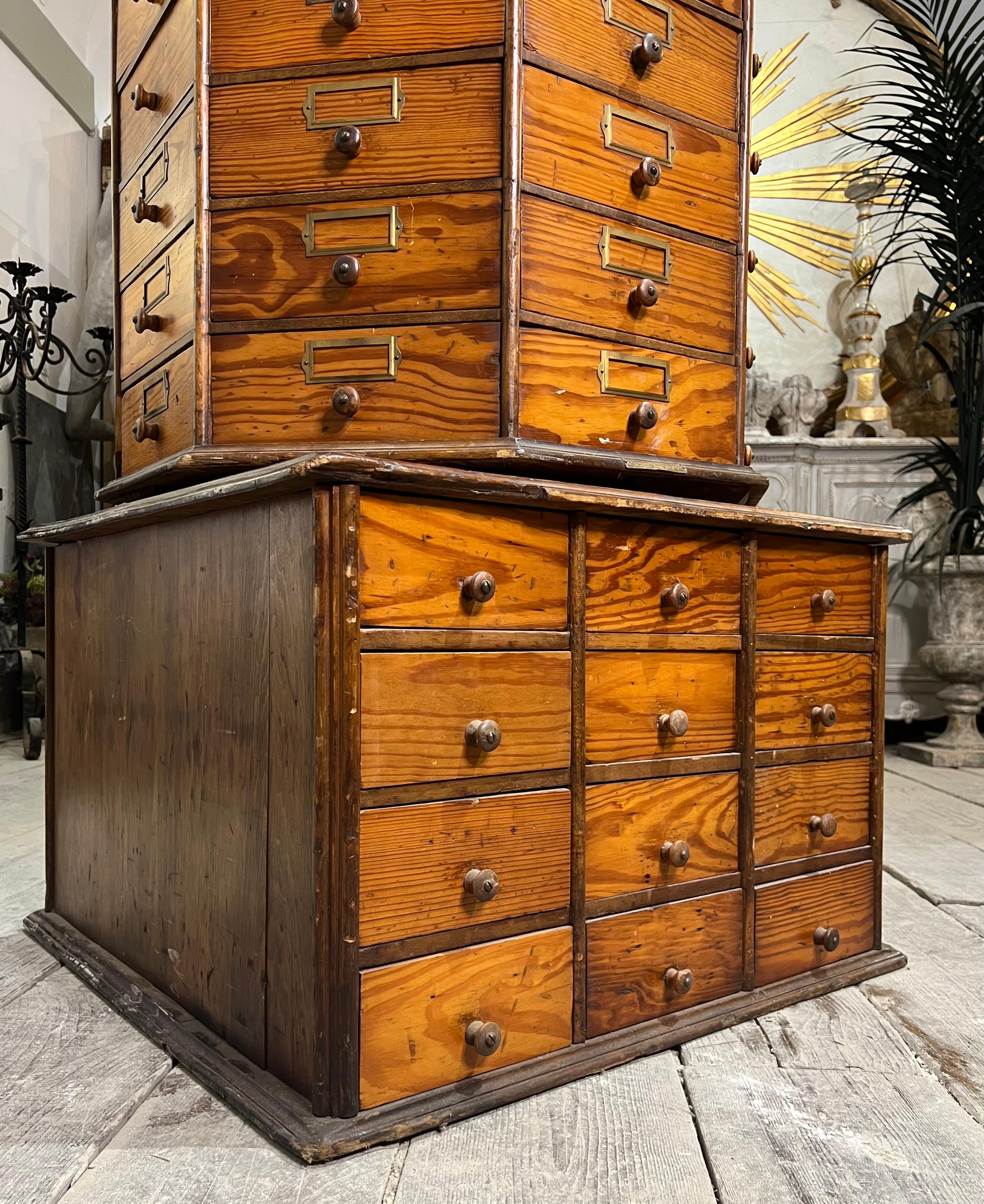 Early 20thC American Bolt&Screw Case Co. For Sale 4