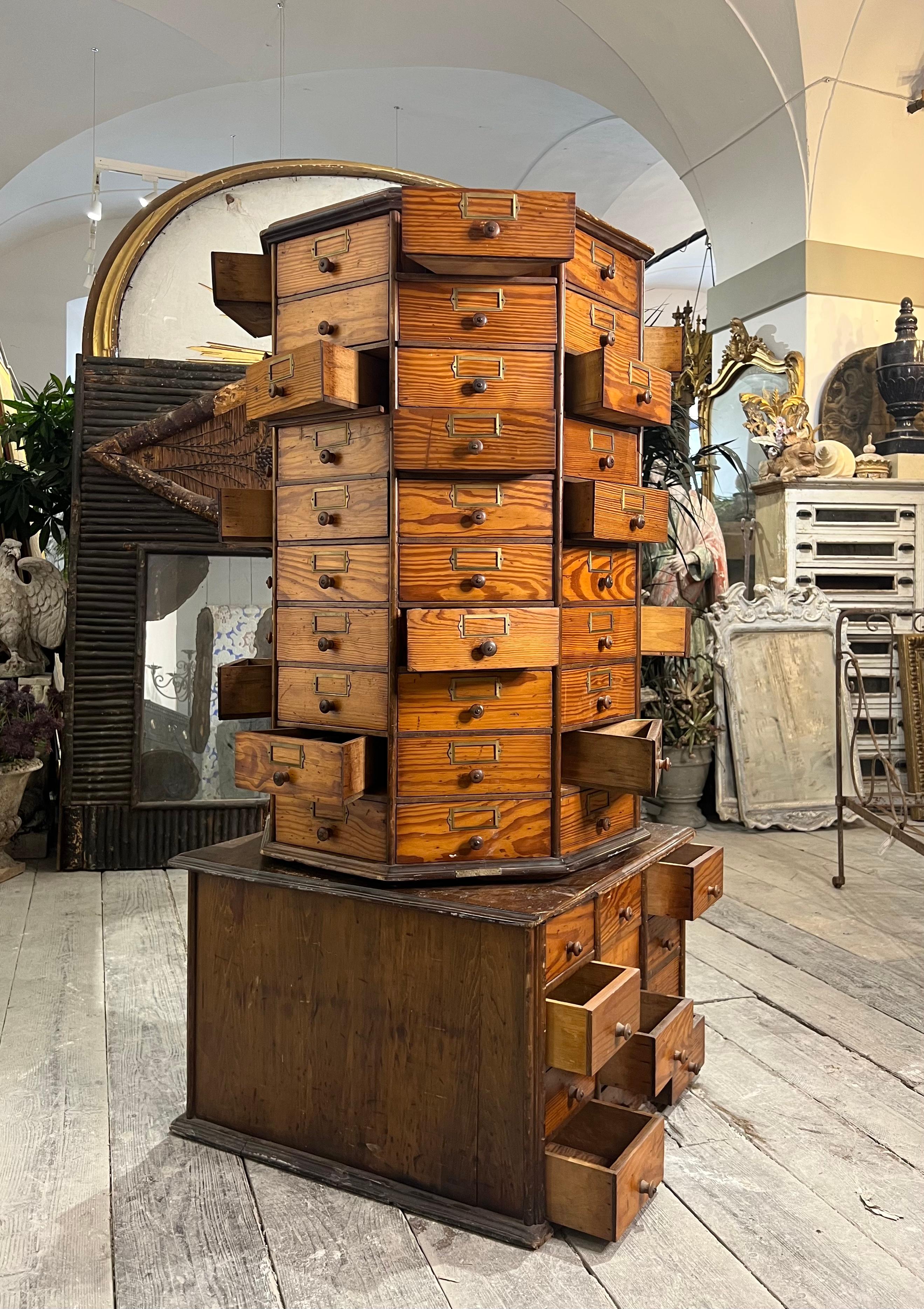 Hand-Crafted Early 20thC American Bolt&Screw Case Co. For Sale