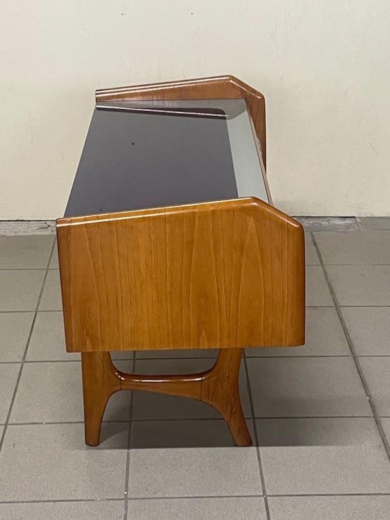 Commode des années 1950 en bois de chêne et poignées en céramique en vente 5