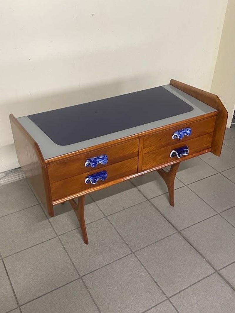 Commode des années 1950 en bois de chêne et poignées en céramique Excellent état - En vente à SAN PIETRO MOSEZZO, NO
