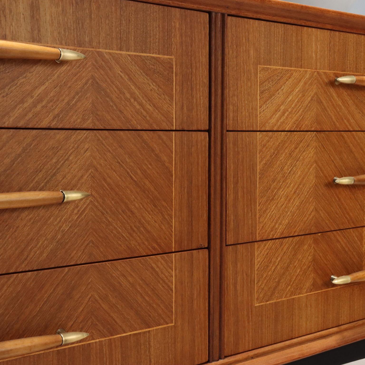 Cassette des années 60 avec double lavabo en vente 1