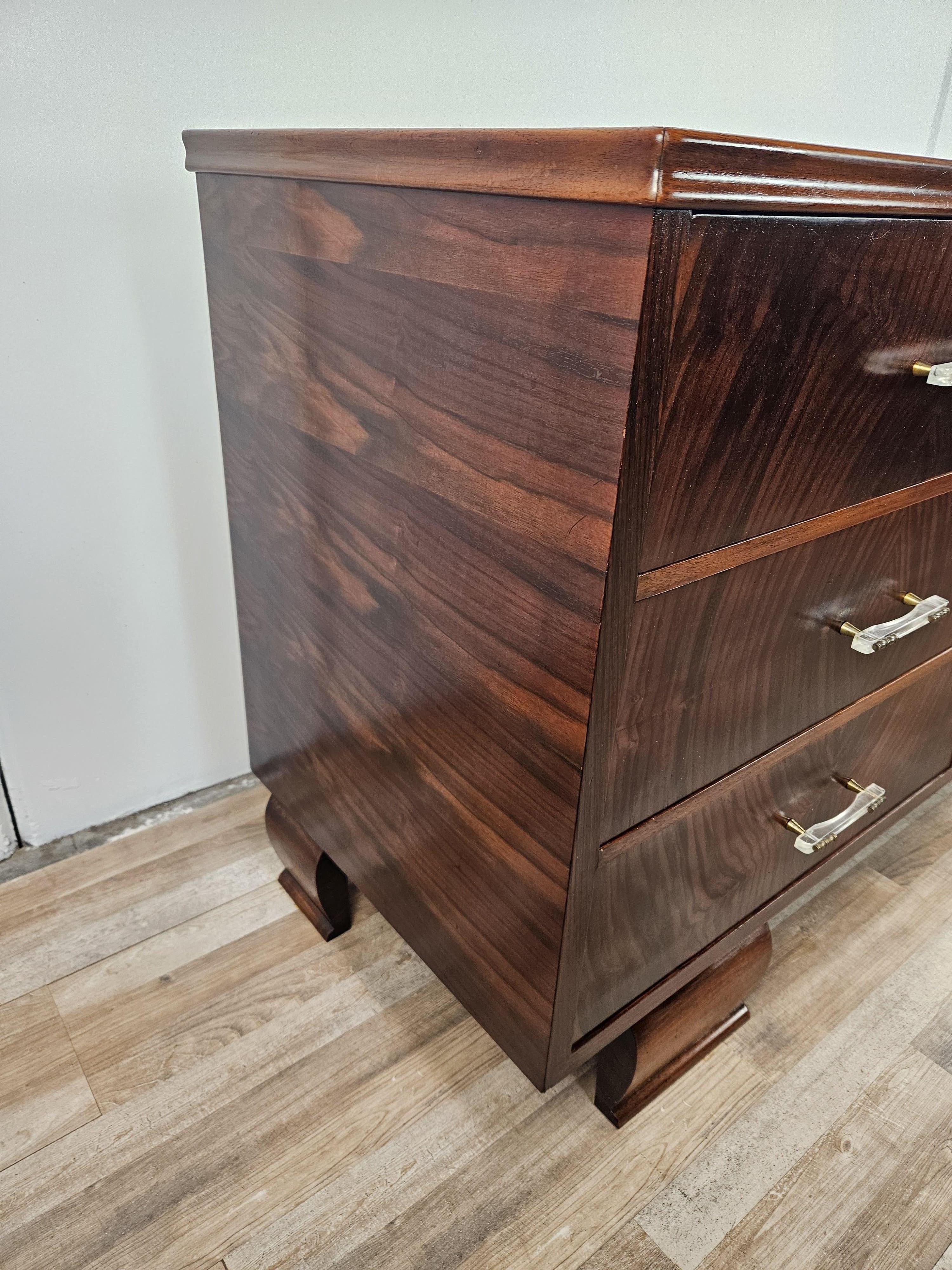 Italian Art Deco chest of drawers with six drawers and transparent handles 20th century For Sale