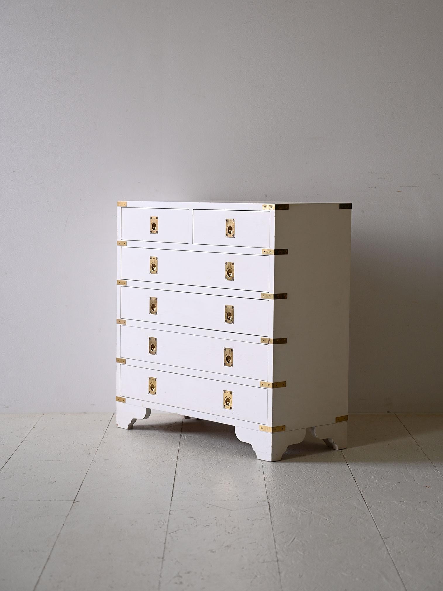White 6-drawer chest of drawers In Good Condition For Sale In Brescia, IT