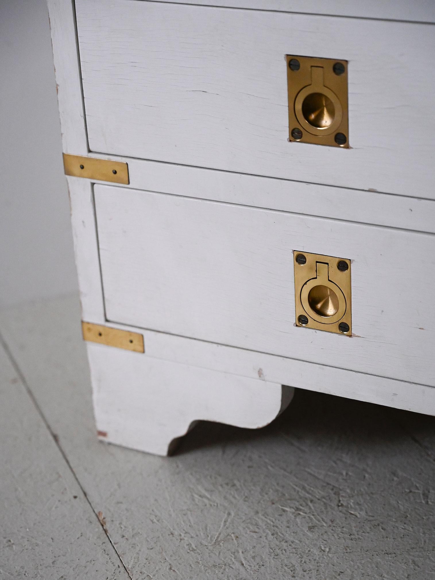 White 6-drawer chest of drawers For Sale 1