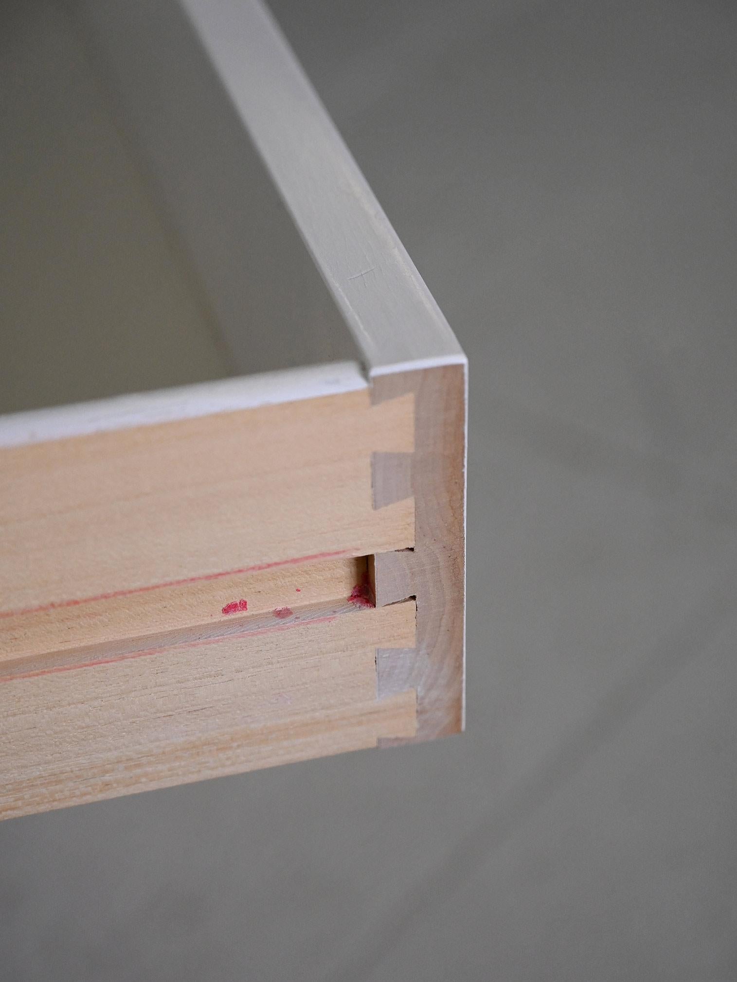 White 6-drawer chest of drawers For Sale 2